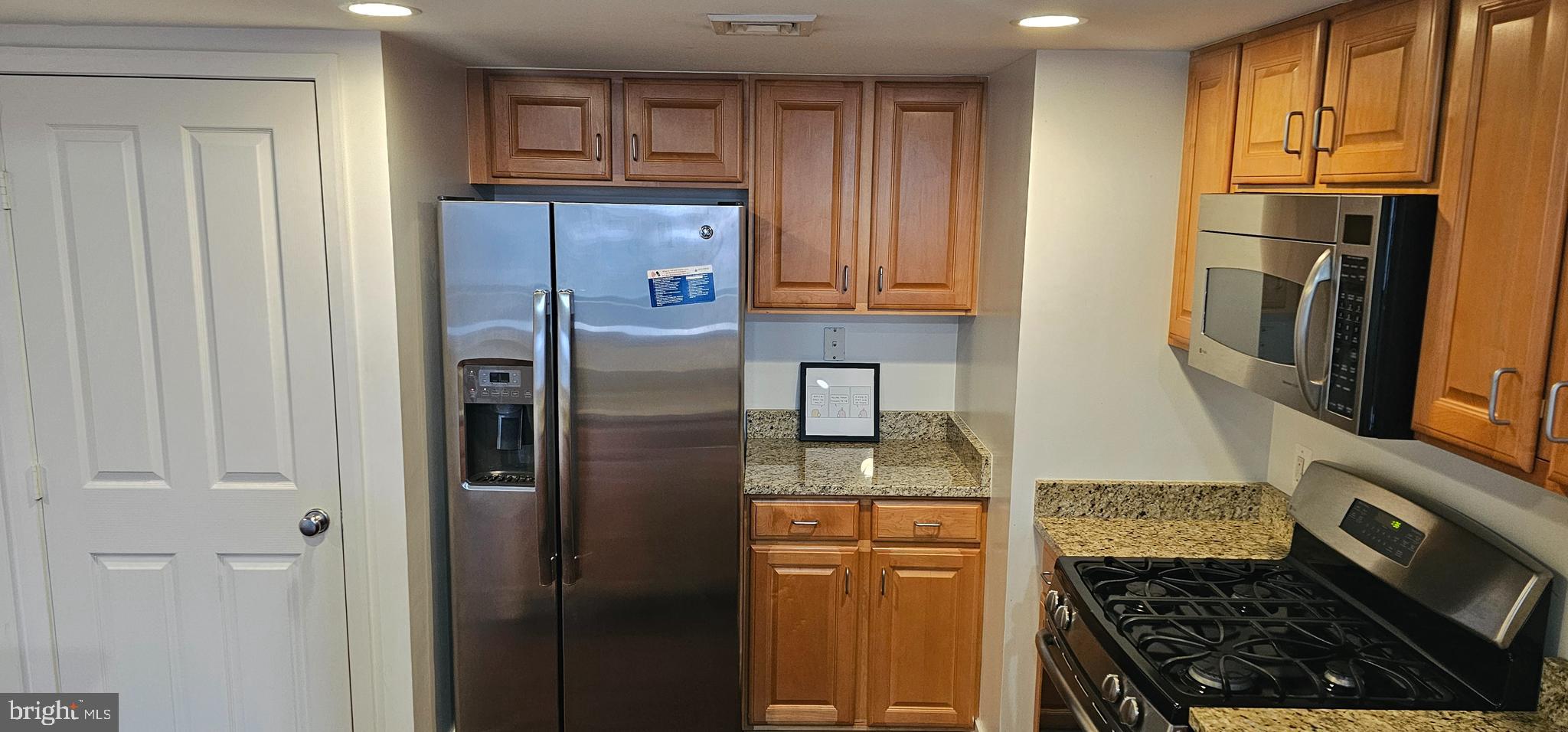 DOWNTOWN - Residential Lease