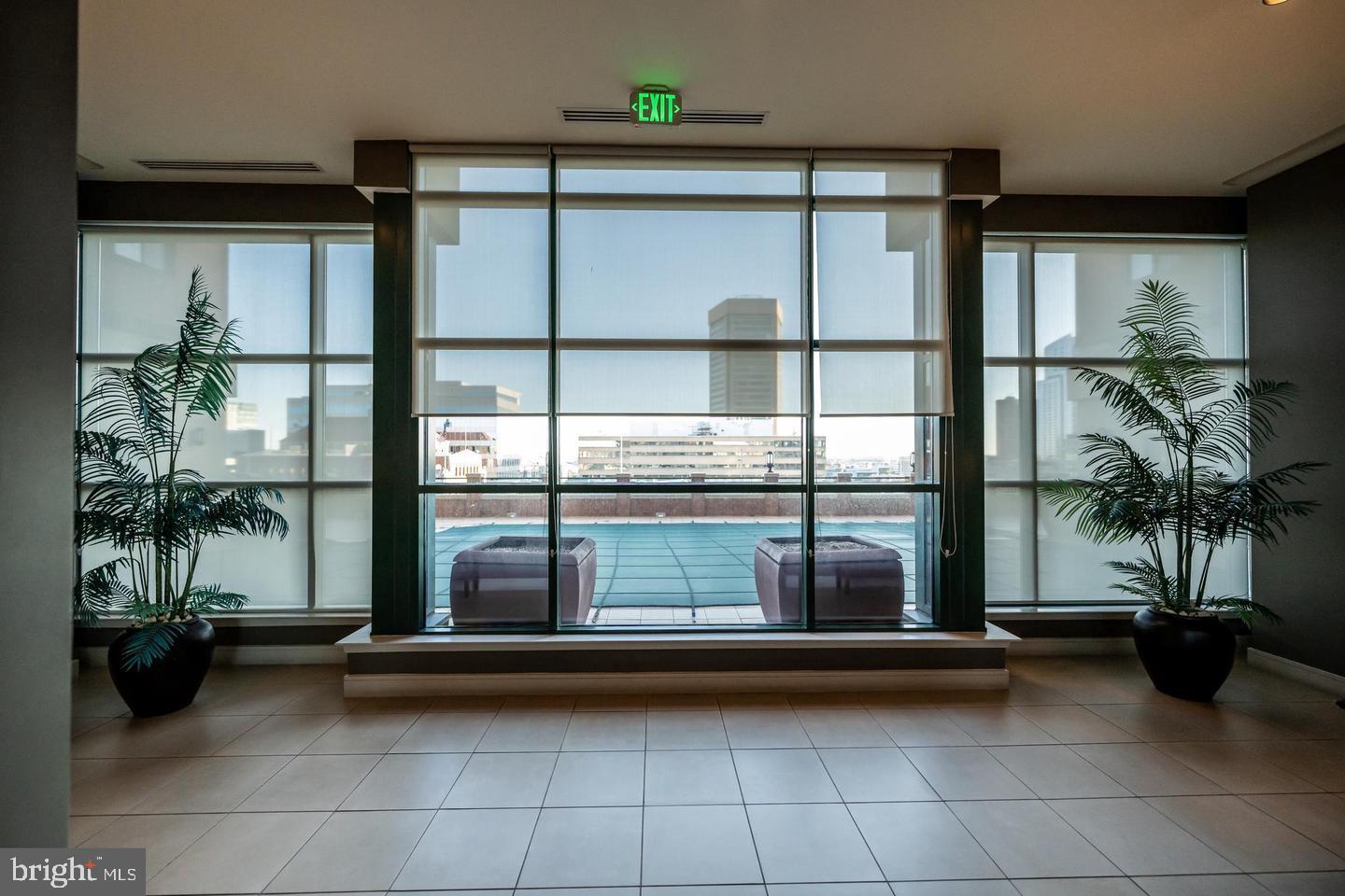 DOWNTOWN - Residential Lease