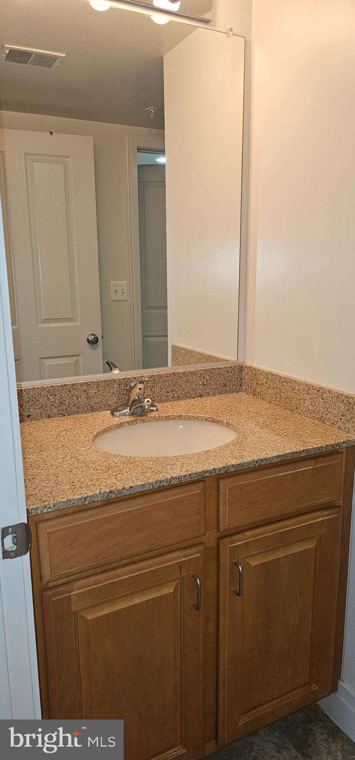 DOWNTOWN - Residential Lease