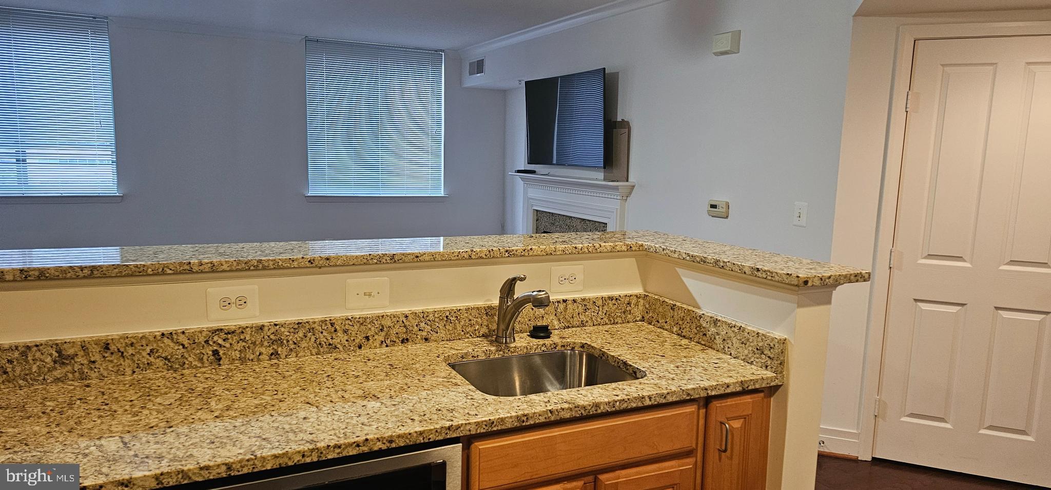 DOWNTOWN - Residential Lease