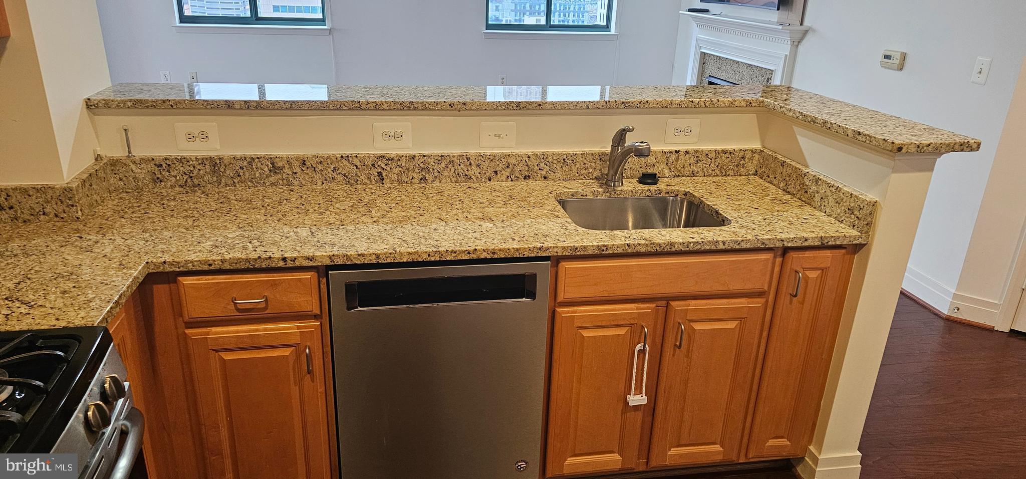 DOWNTOWN - Residential Lease