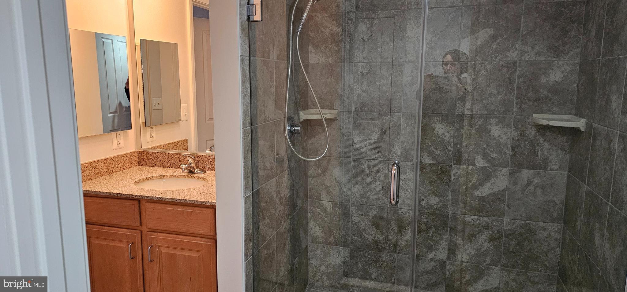 DOWNTOWN - Residential Lease