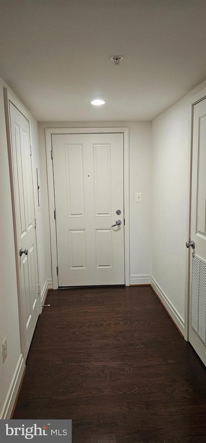 DOWNTOWN - Residential Lease