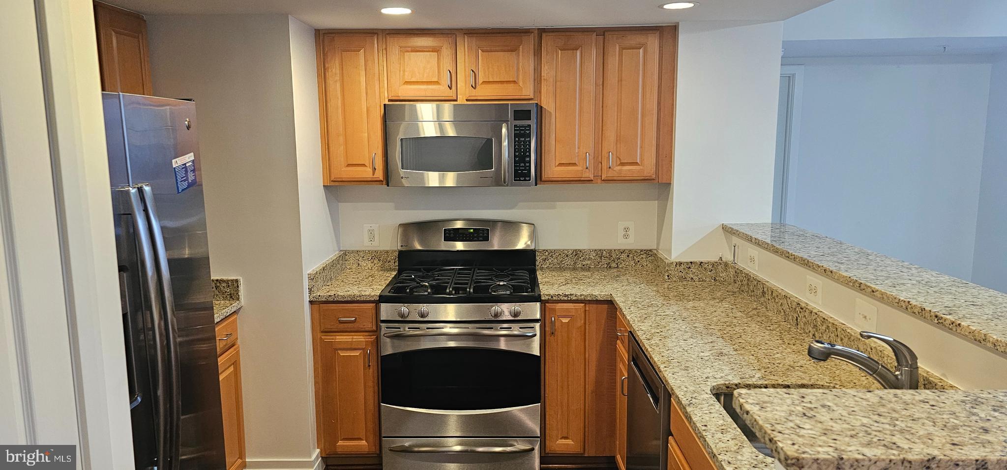 DOWNTOWN - Residential Lease