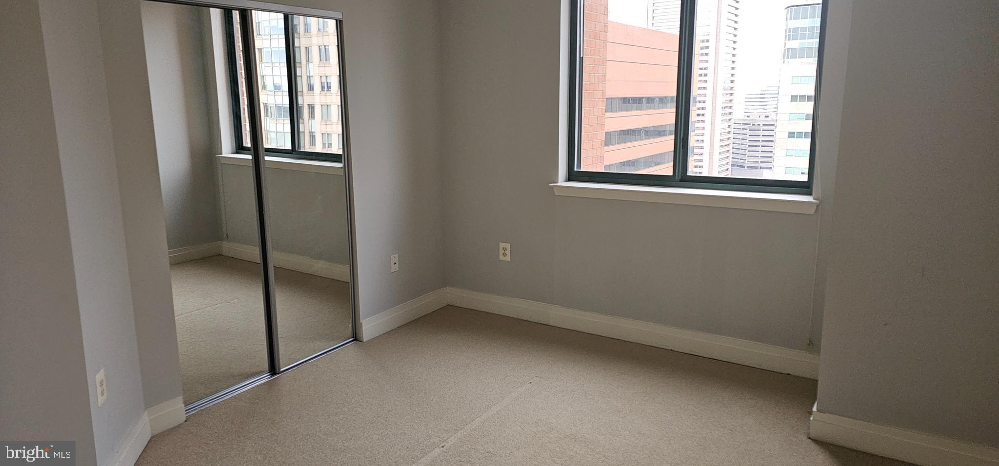 DOWNTOWN - Residential Lease