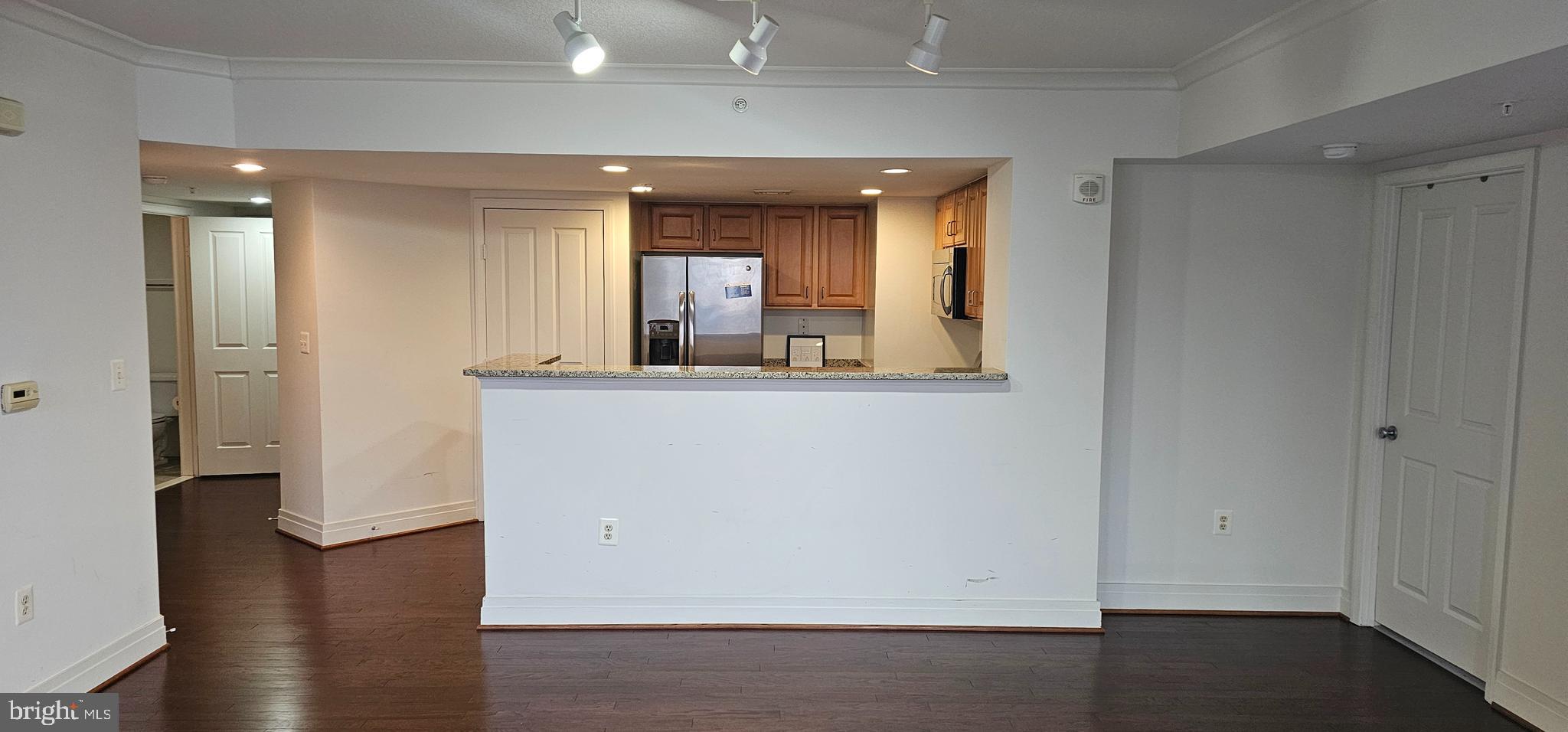 DOWNTOWN - Residential Lease