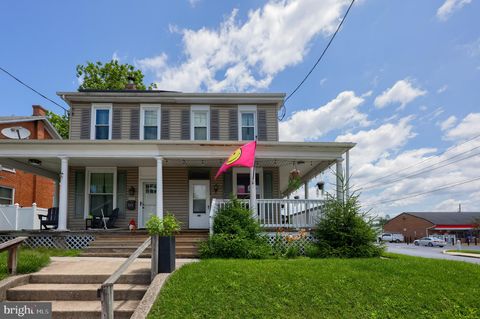 Photo of 303 N Market Street, ELIZABETHTOWN, PA 17022 (MLS # PALA2071738)