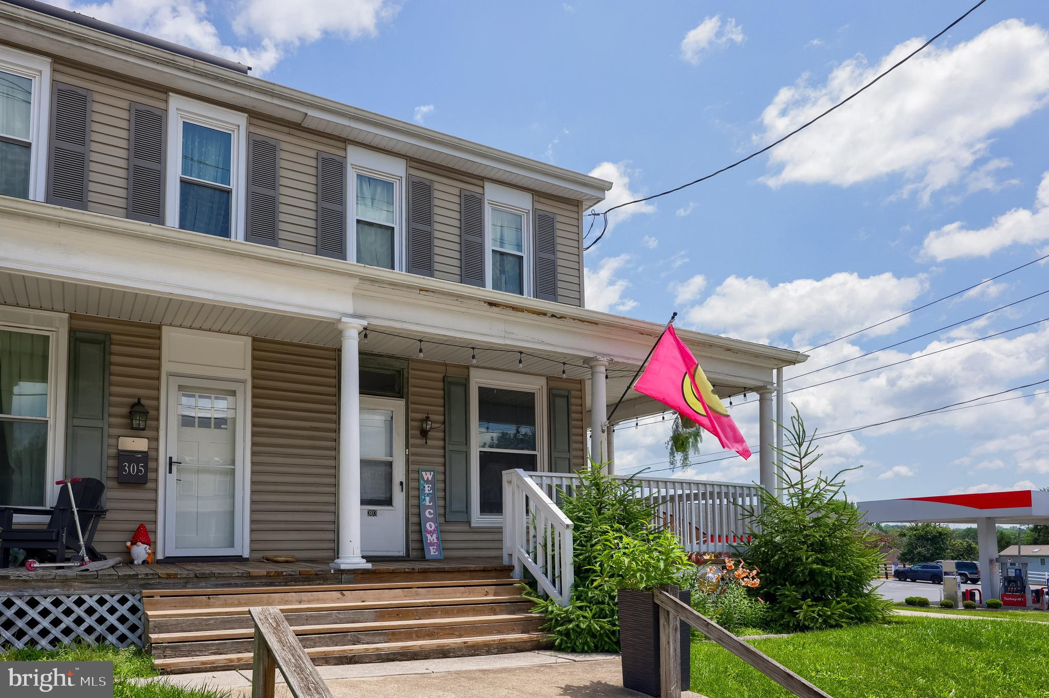 303 N MARKET STREET