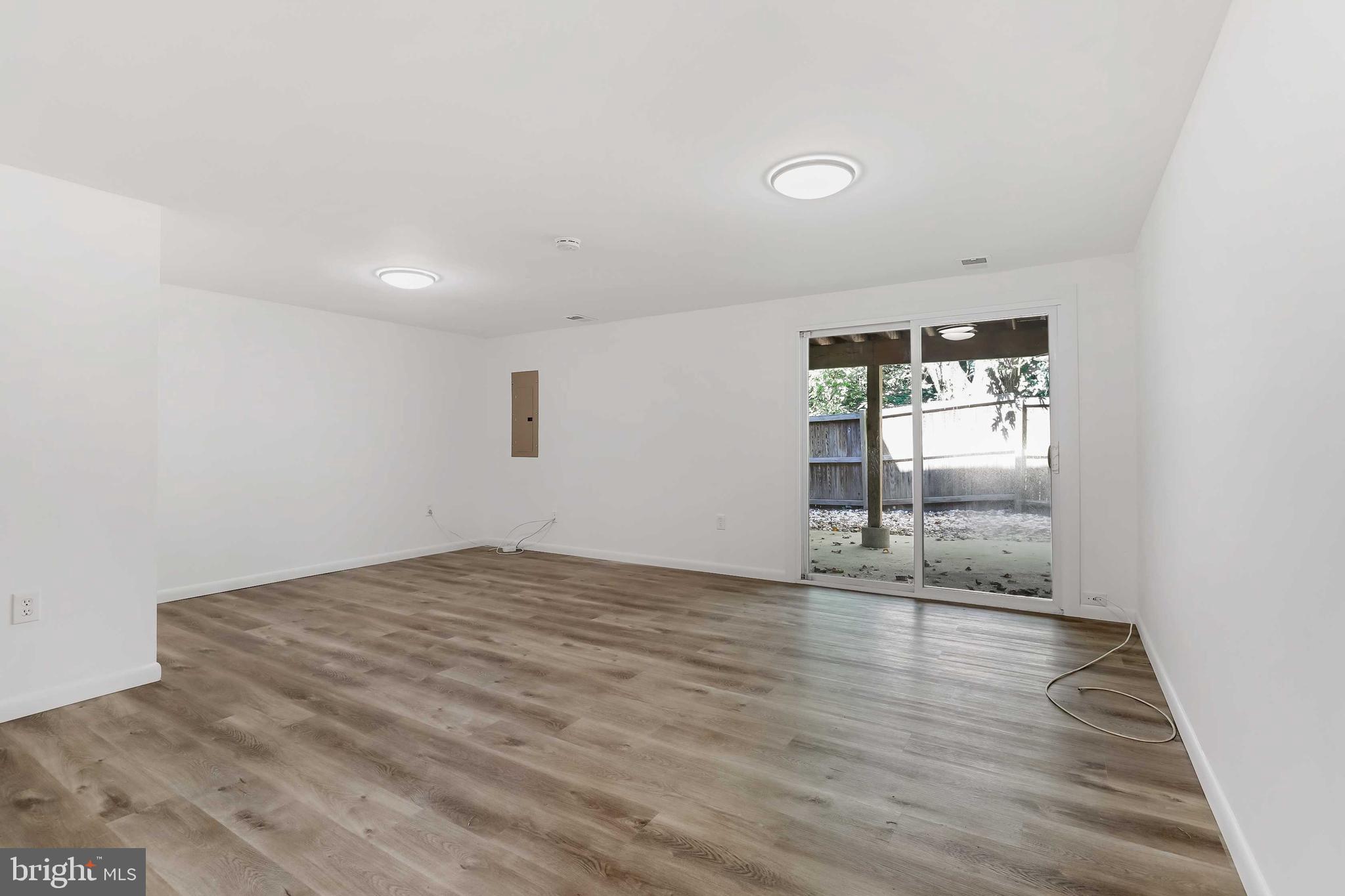 CROFTON MEADOWS - Residential Lease