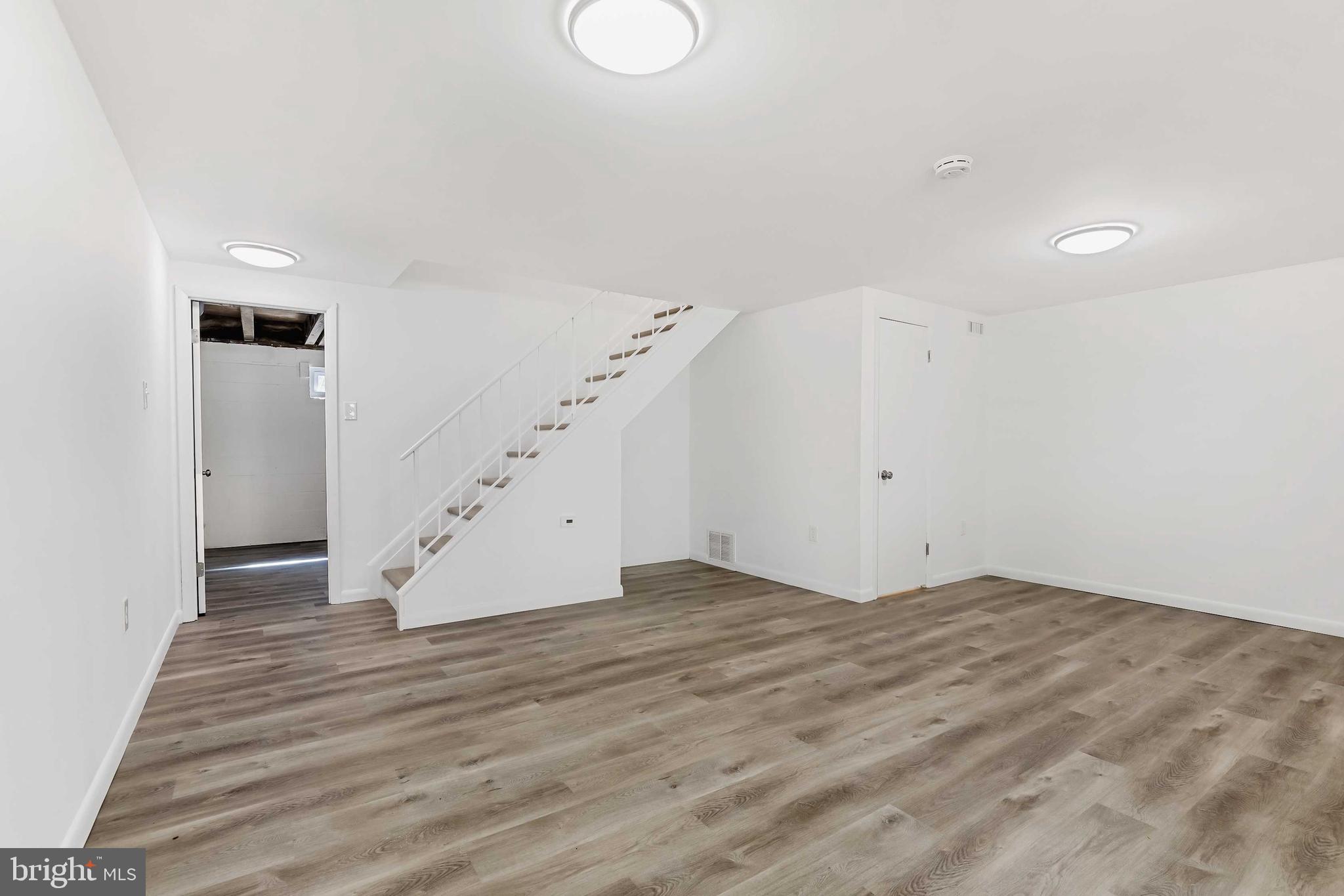 CROFTON MEADOWS - Residential Lease