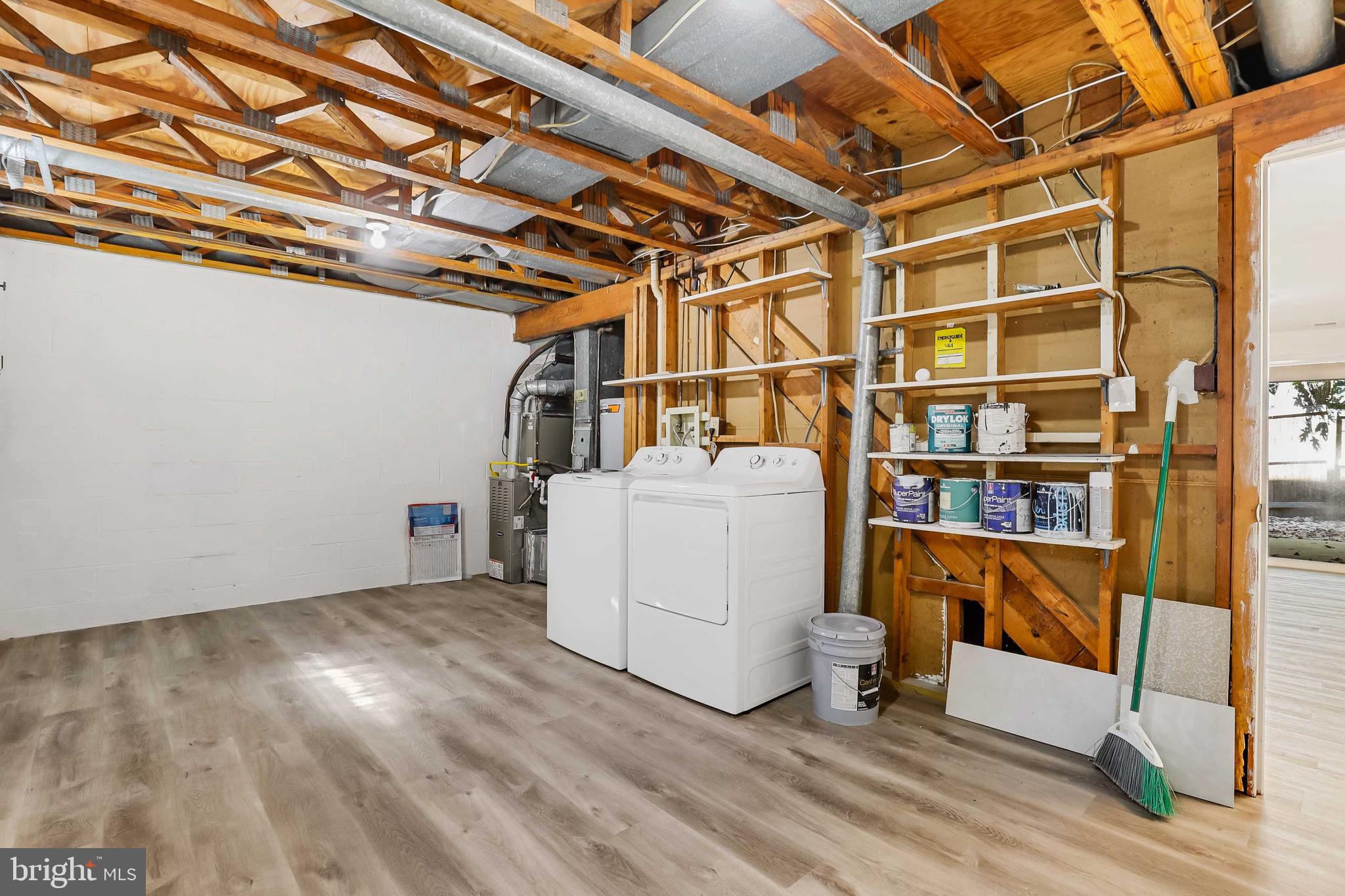 CROFTON MEADOWS - Residential Lease