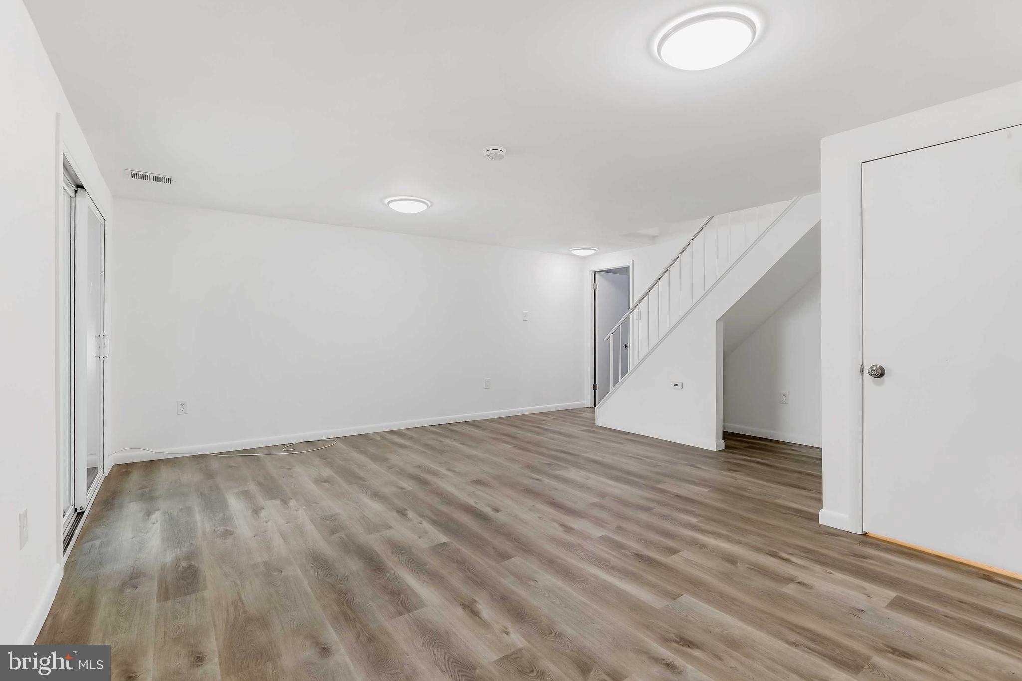 CROFTON MEADOWS - Residential Lease