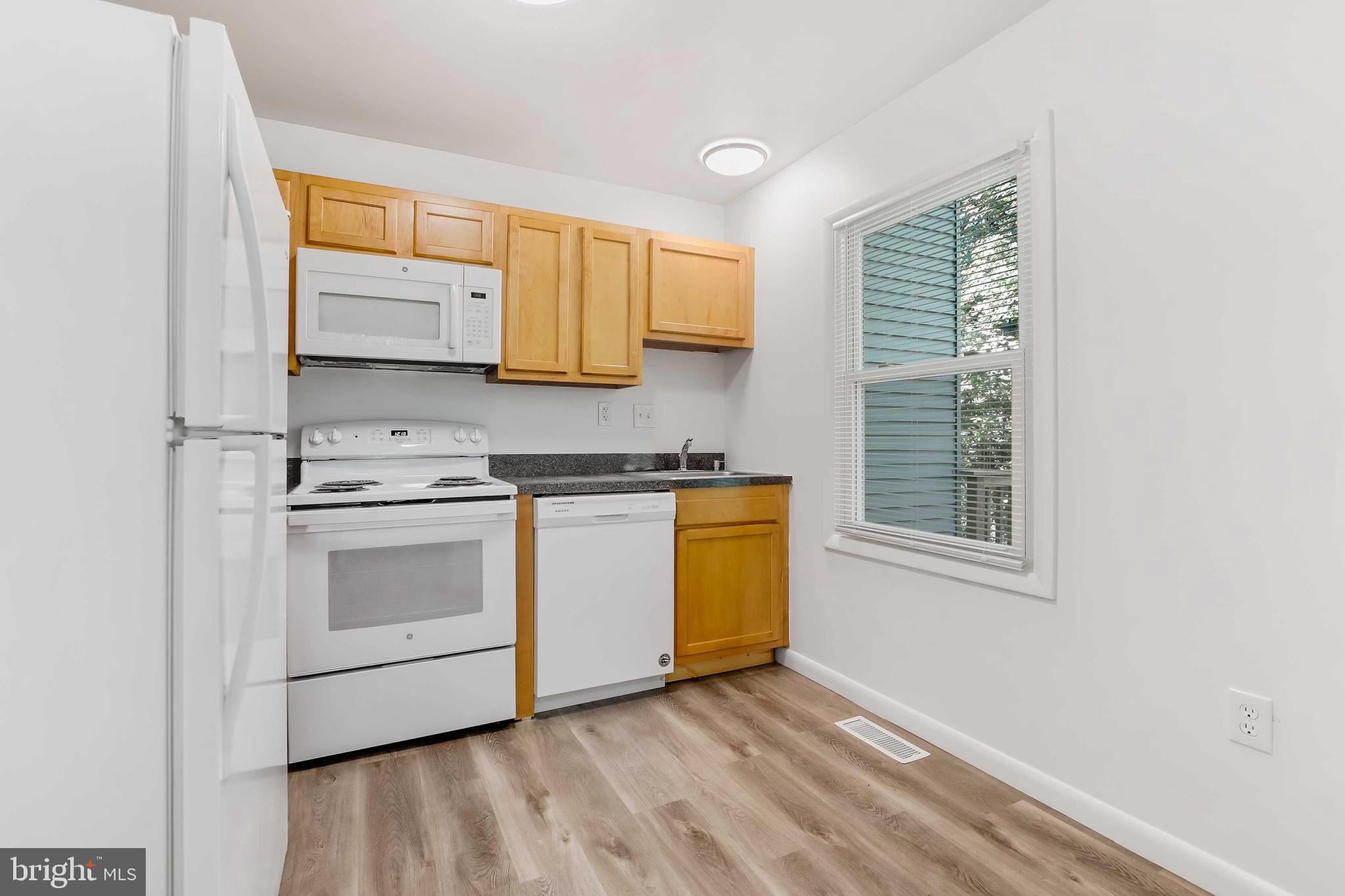 CROFTON MEADOWS - Residential Lease