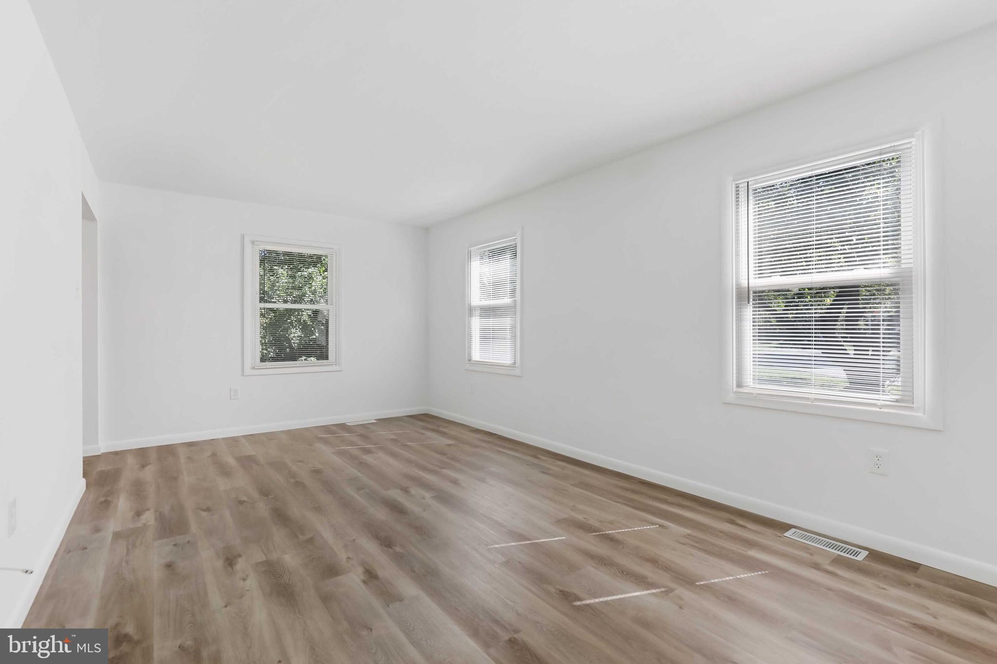 CROFTON MEADOWS - Residential Lease