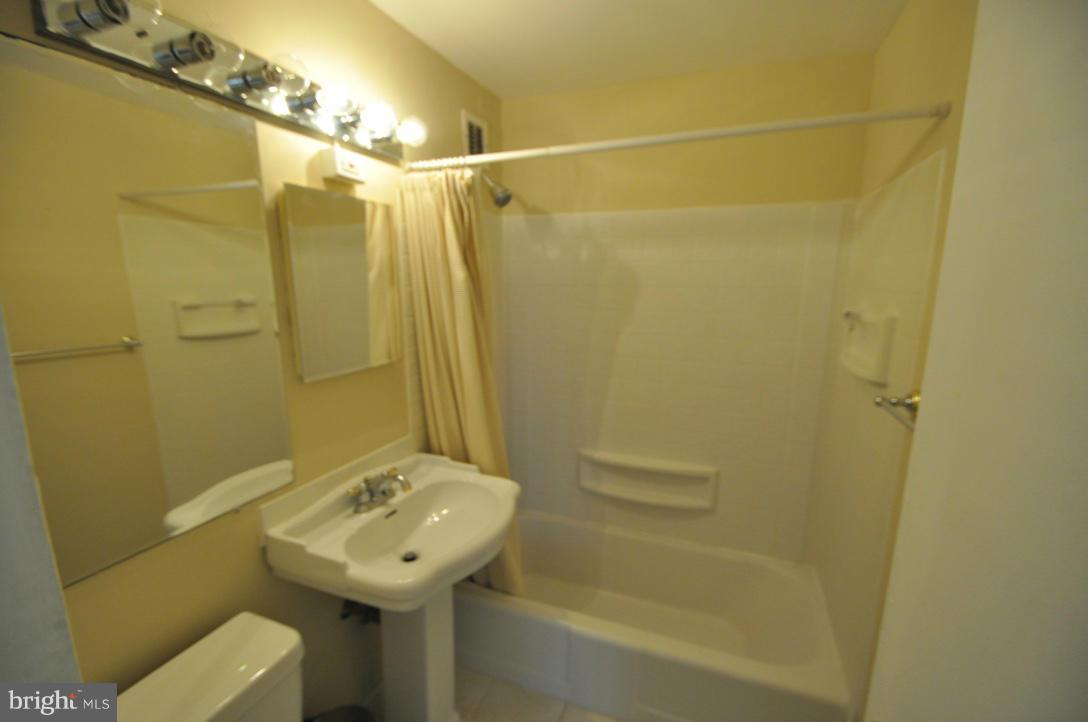 1121 ARLINGTON BOULEVARD 842