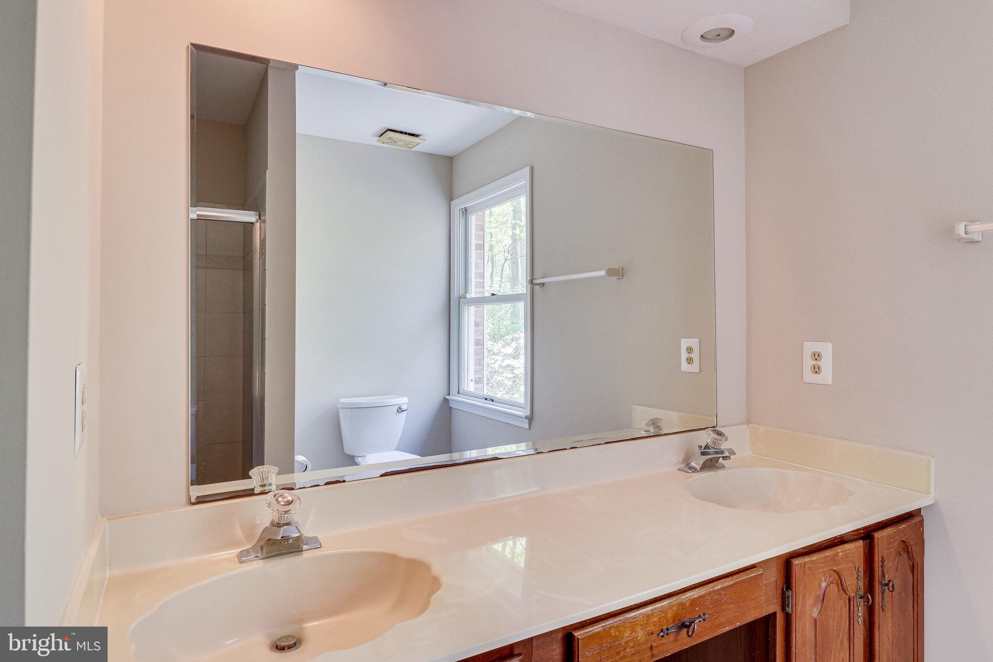 HAMPTON WOODS EAST - Residential