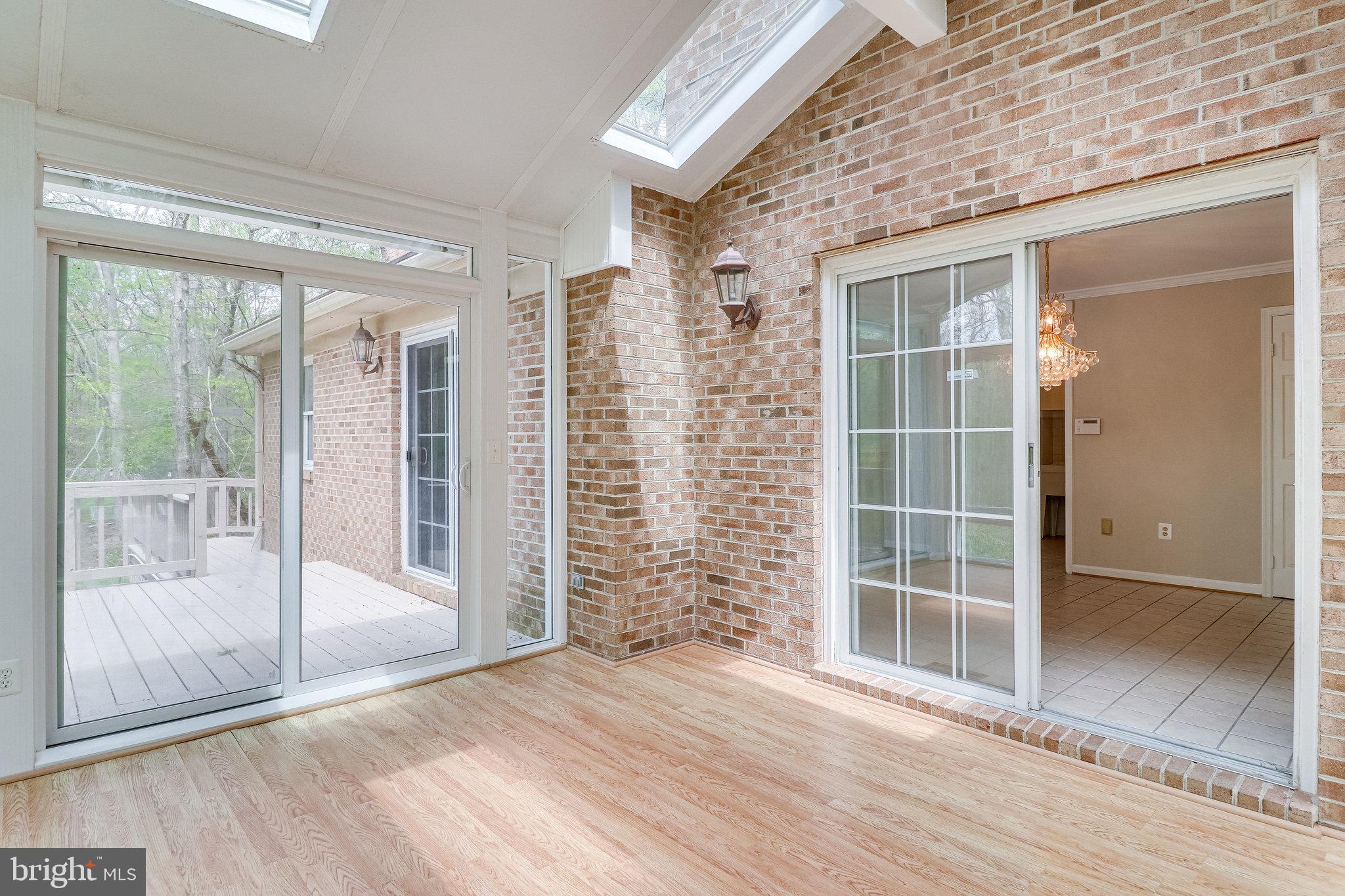 HAMPTON WOODS EAST - Residential