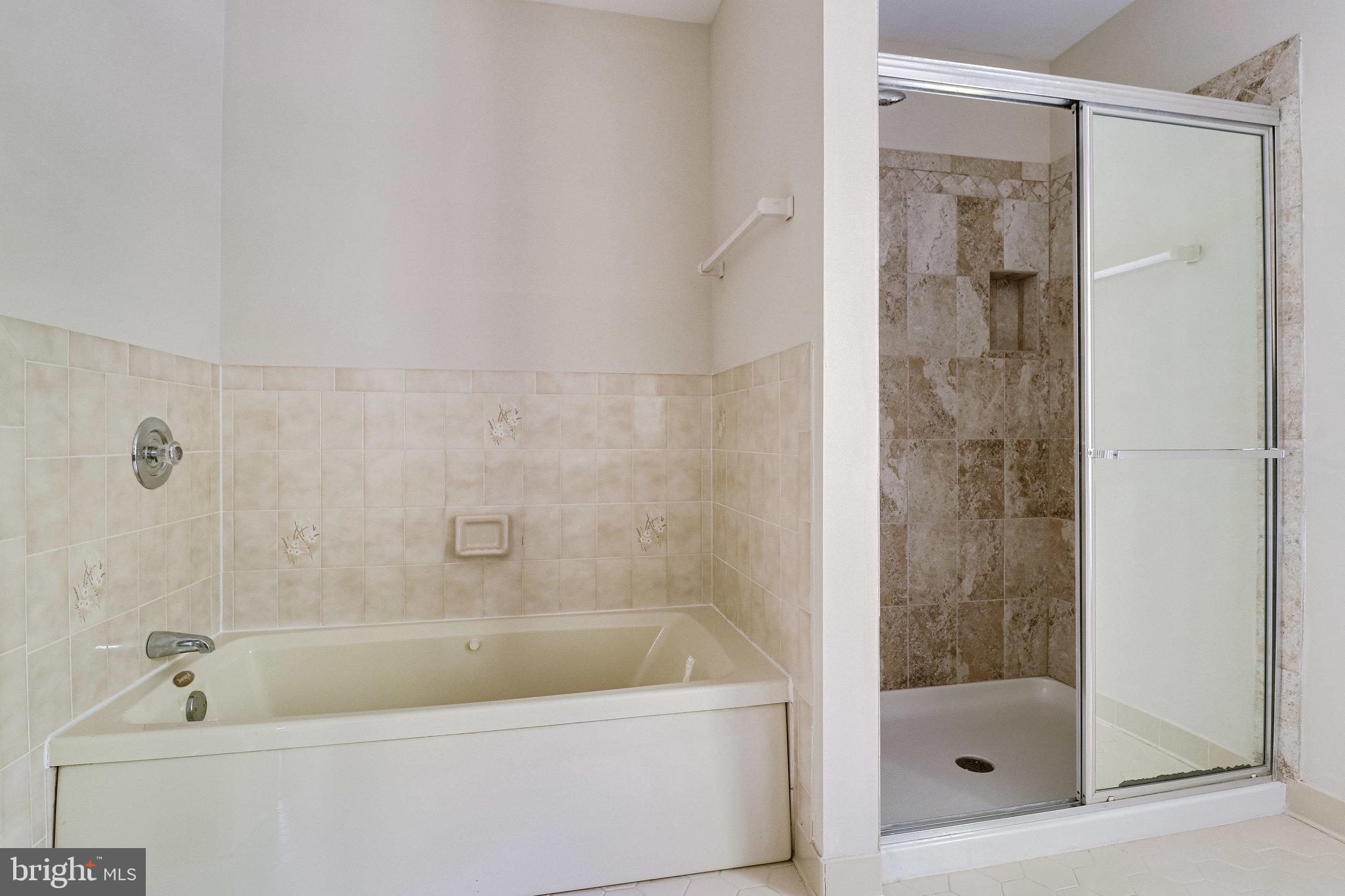 HAMPTON WOODS EAST - Residential