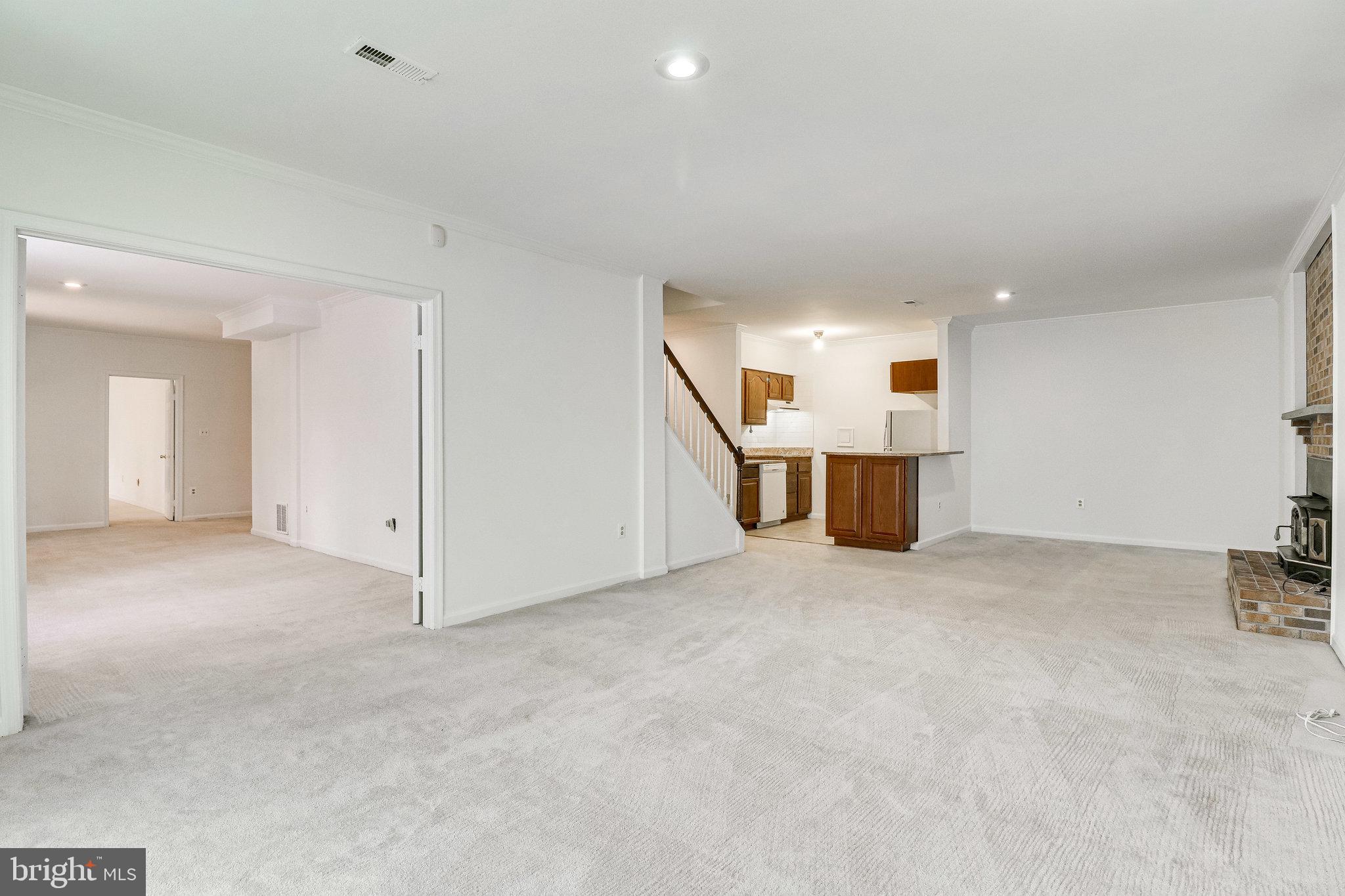 HAMPTON WOODS EAST - Residential