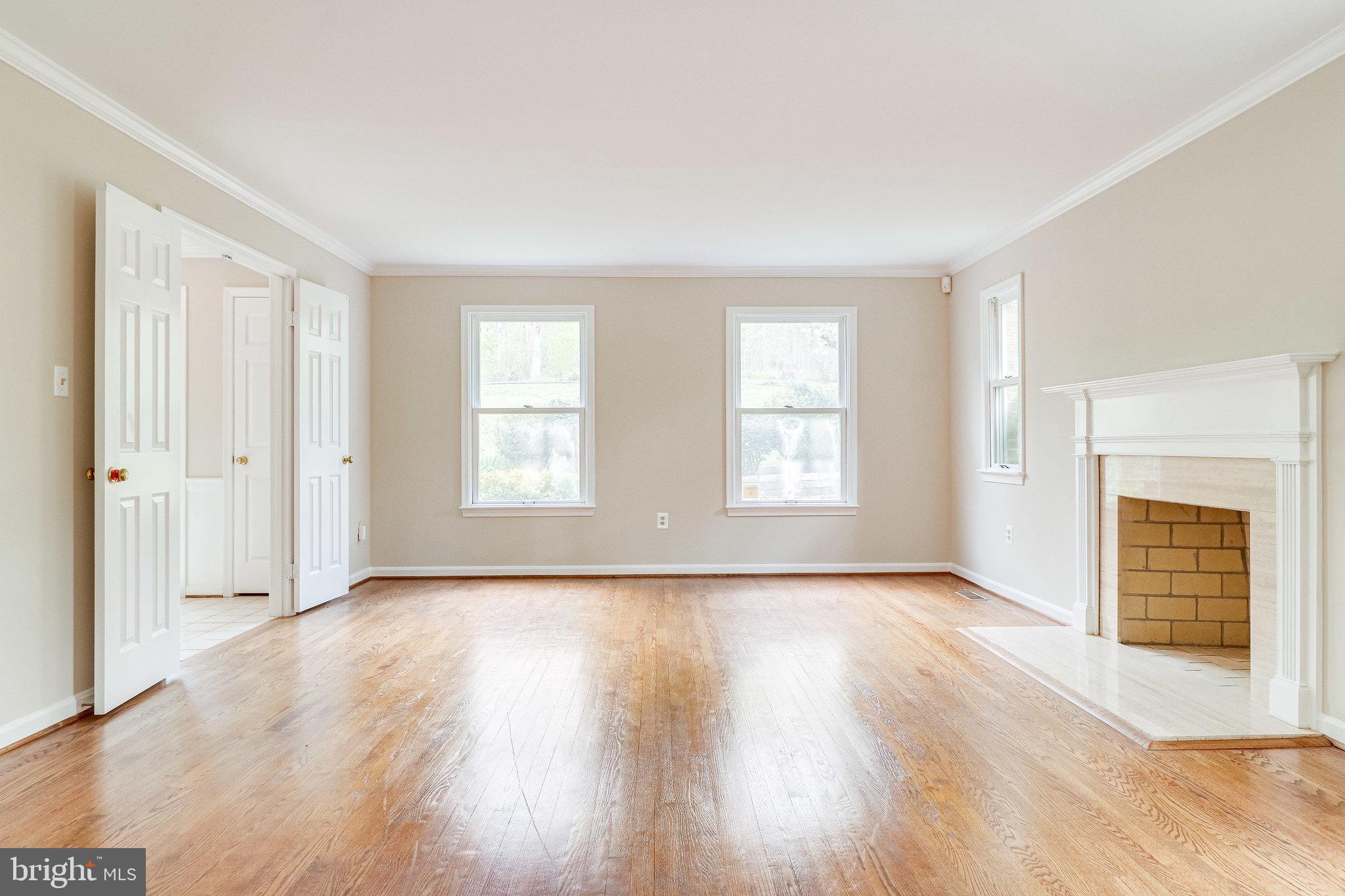 HAMPTON WOODS EAST - Residential