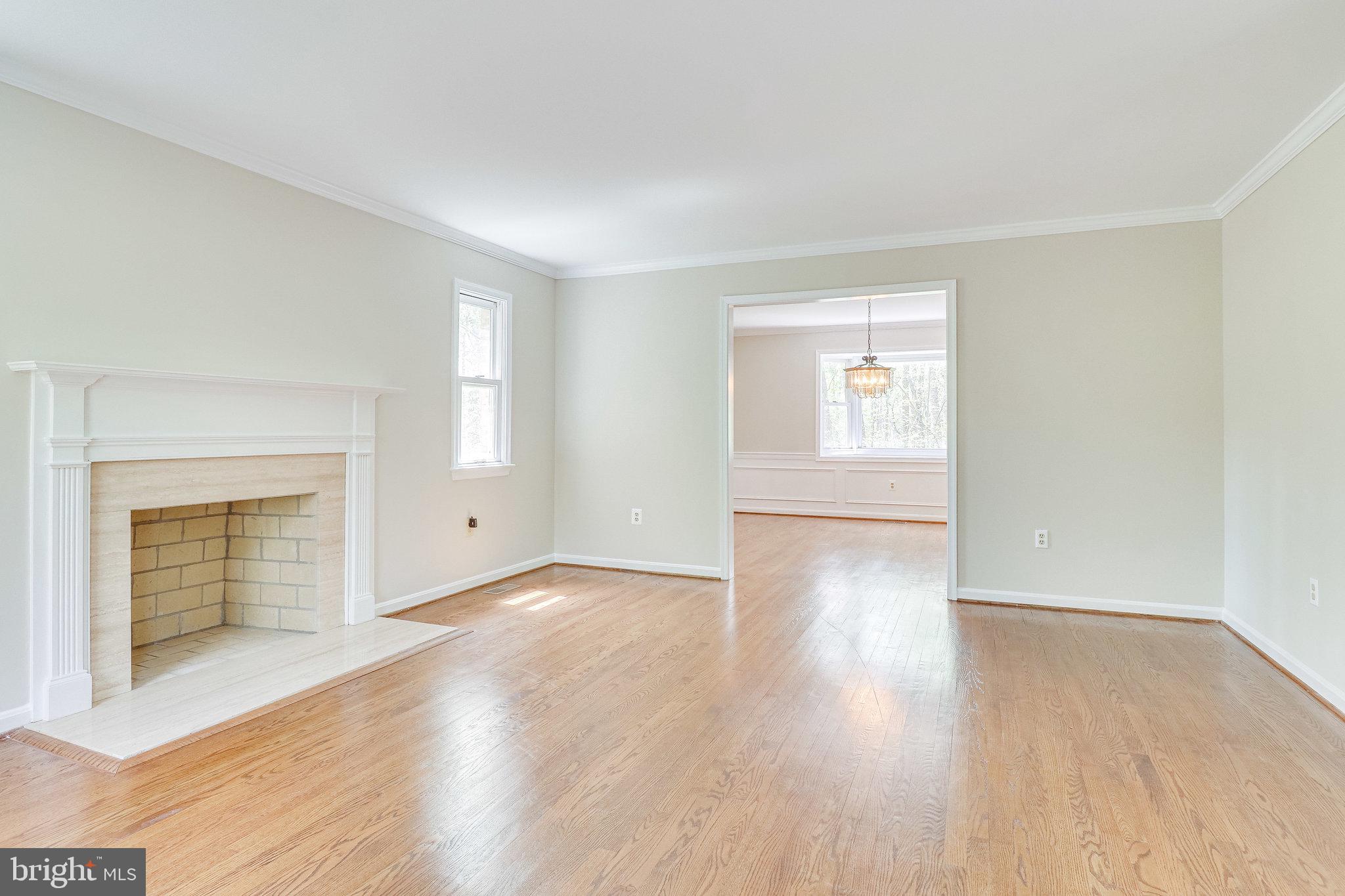 HAMPTON WOODS EAST - Residential