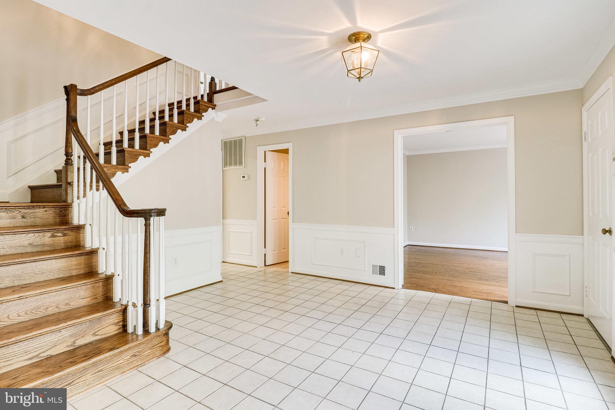 HAMPTON WOODS EAST - Residential