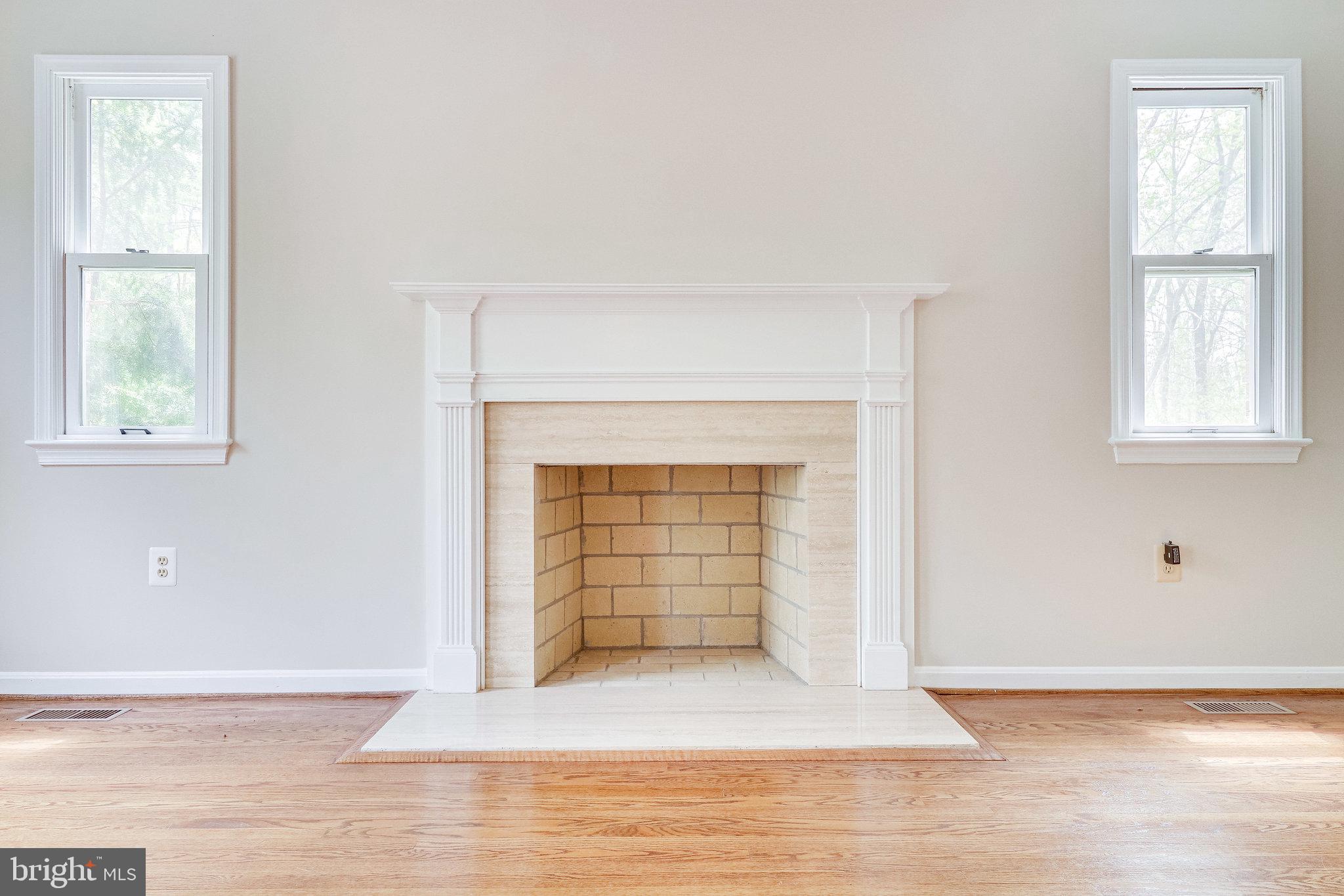 HAMPTON WOODS EAST - Residential