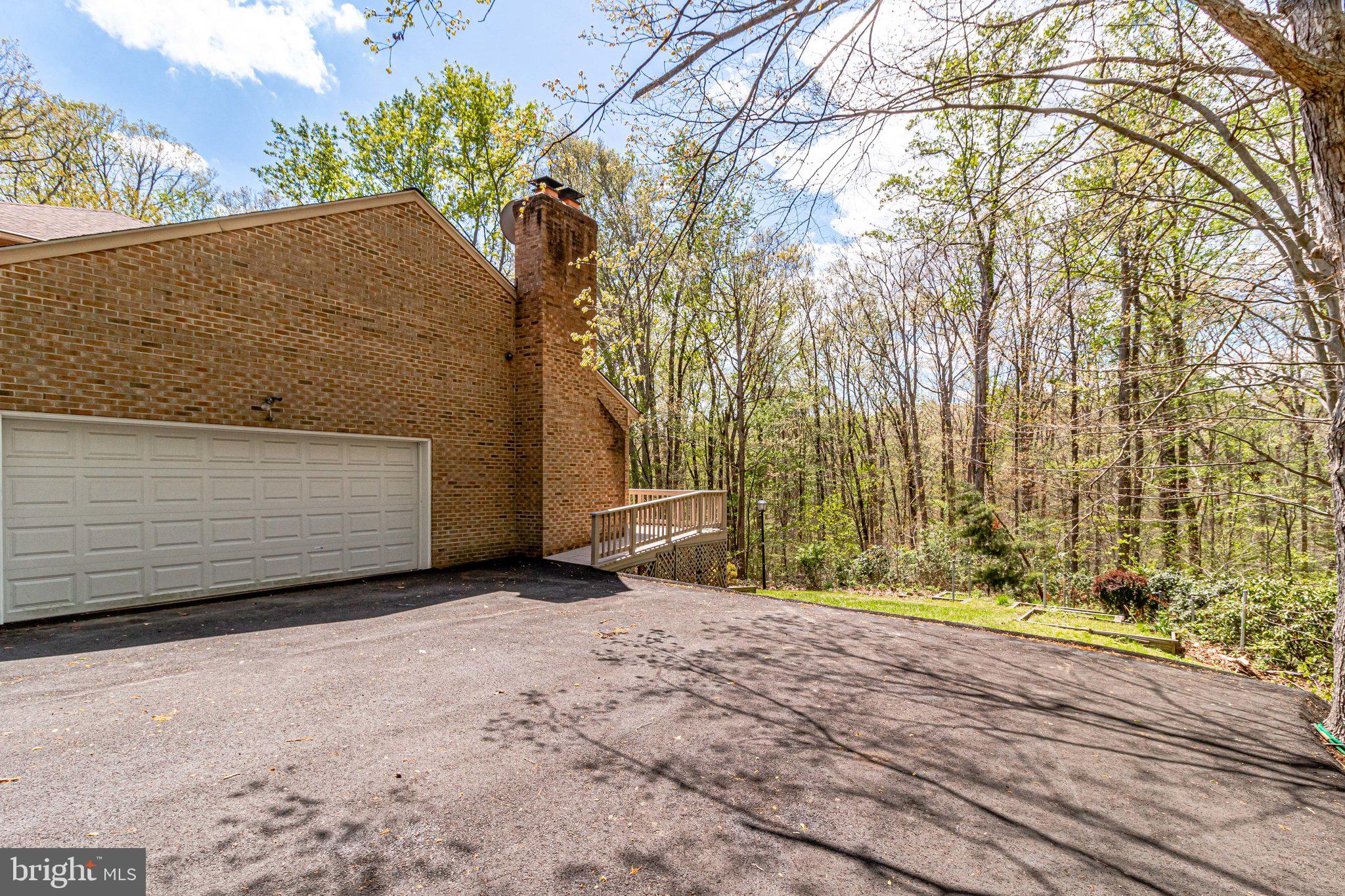 HAMPTON WOODS EAST - Residential