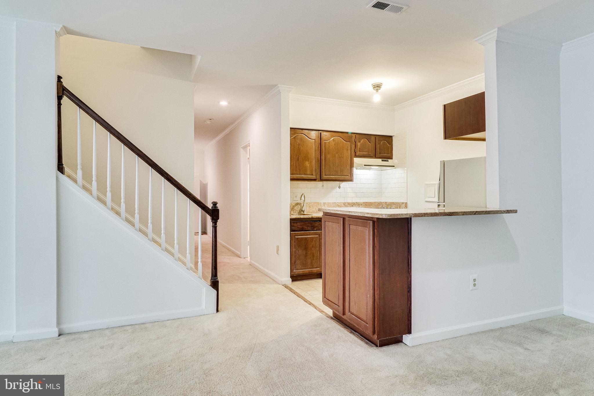 HAMPTON WOODS EAST - Residential