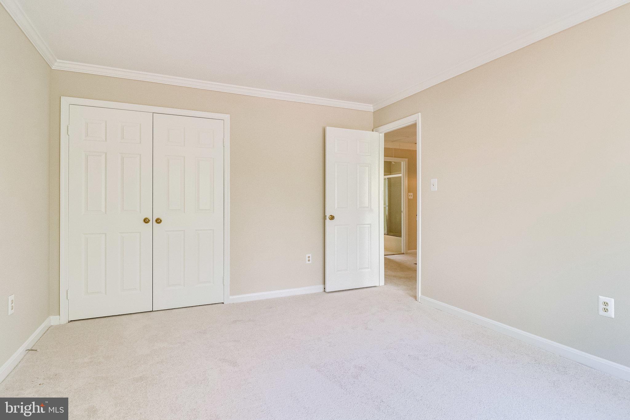 HAMPTON WOODS EAST - Residential