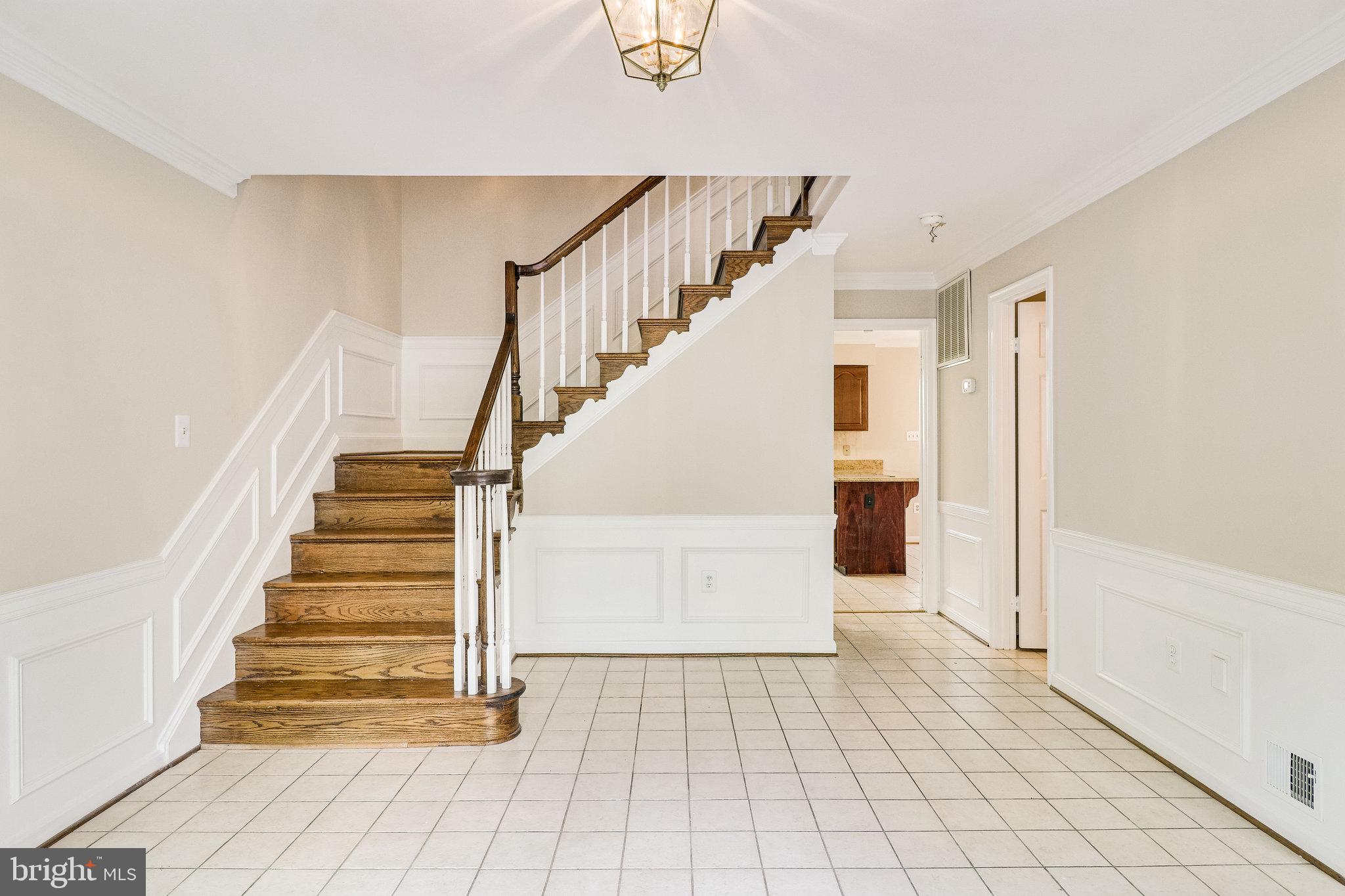 HAMPTON WOODS EAST - Residential