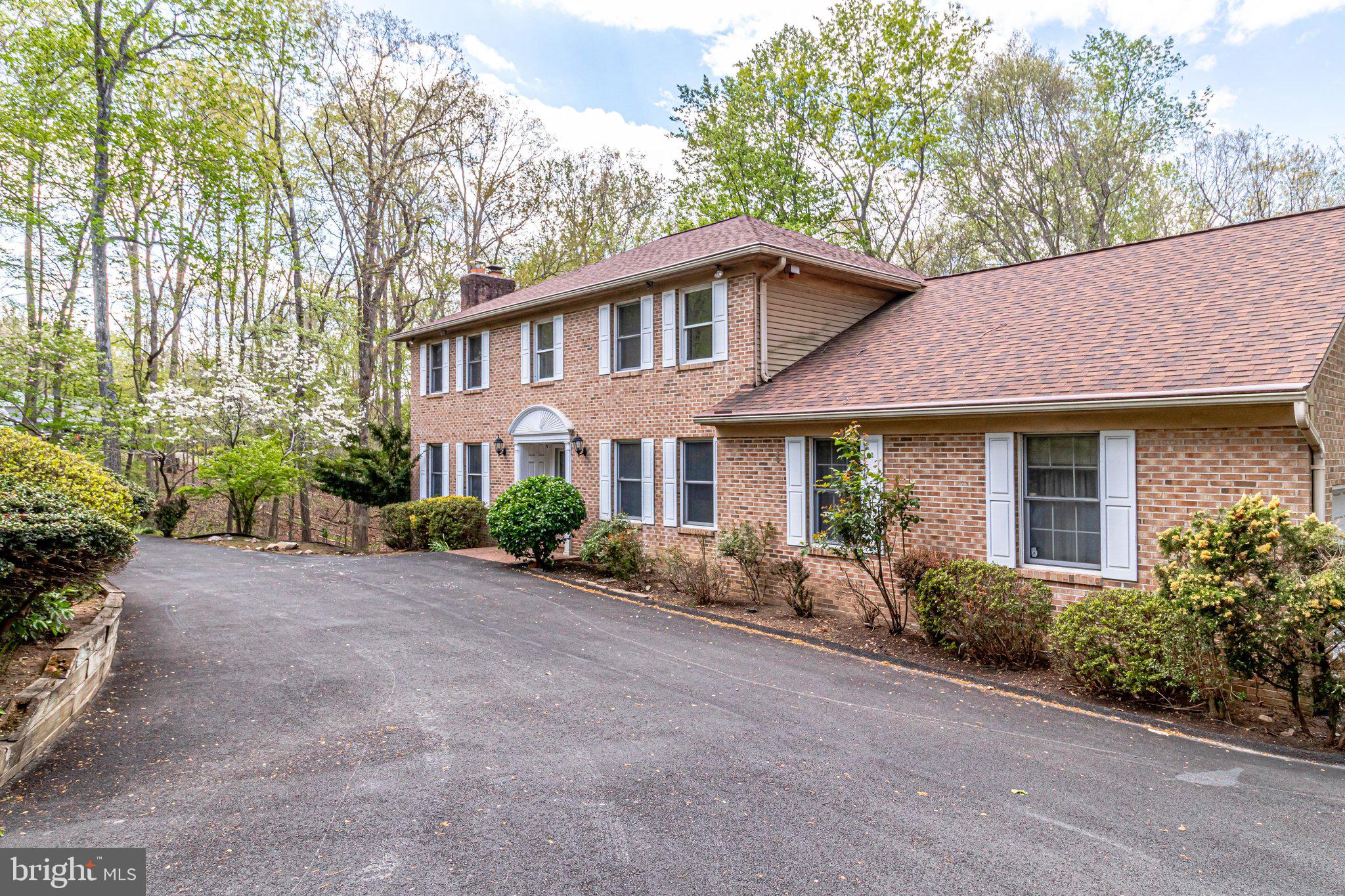 HAMPTON WOODS EAST - Residential