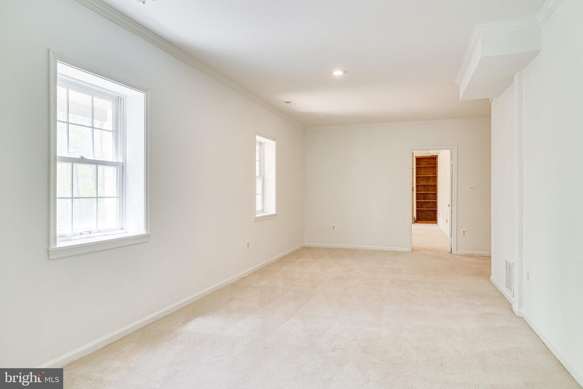 HAMPTON WOODS EAST - Residential