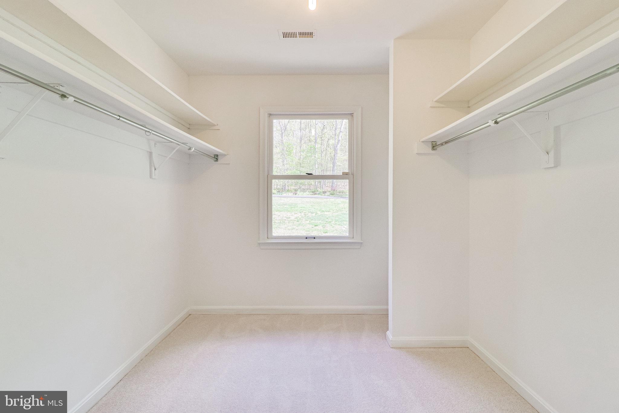 HAMPTON WOODS EAST - Residential