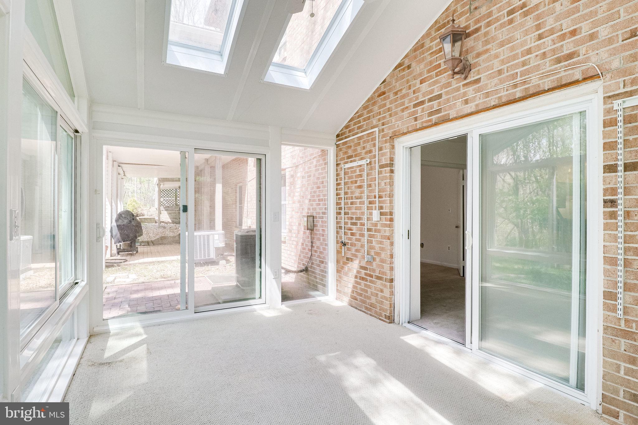 HAMPTON WOODS EAST - Residential