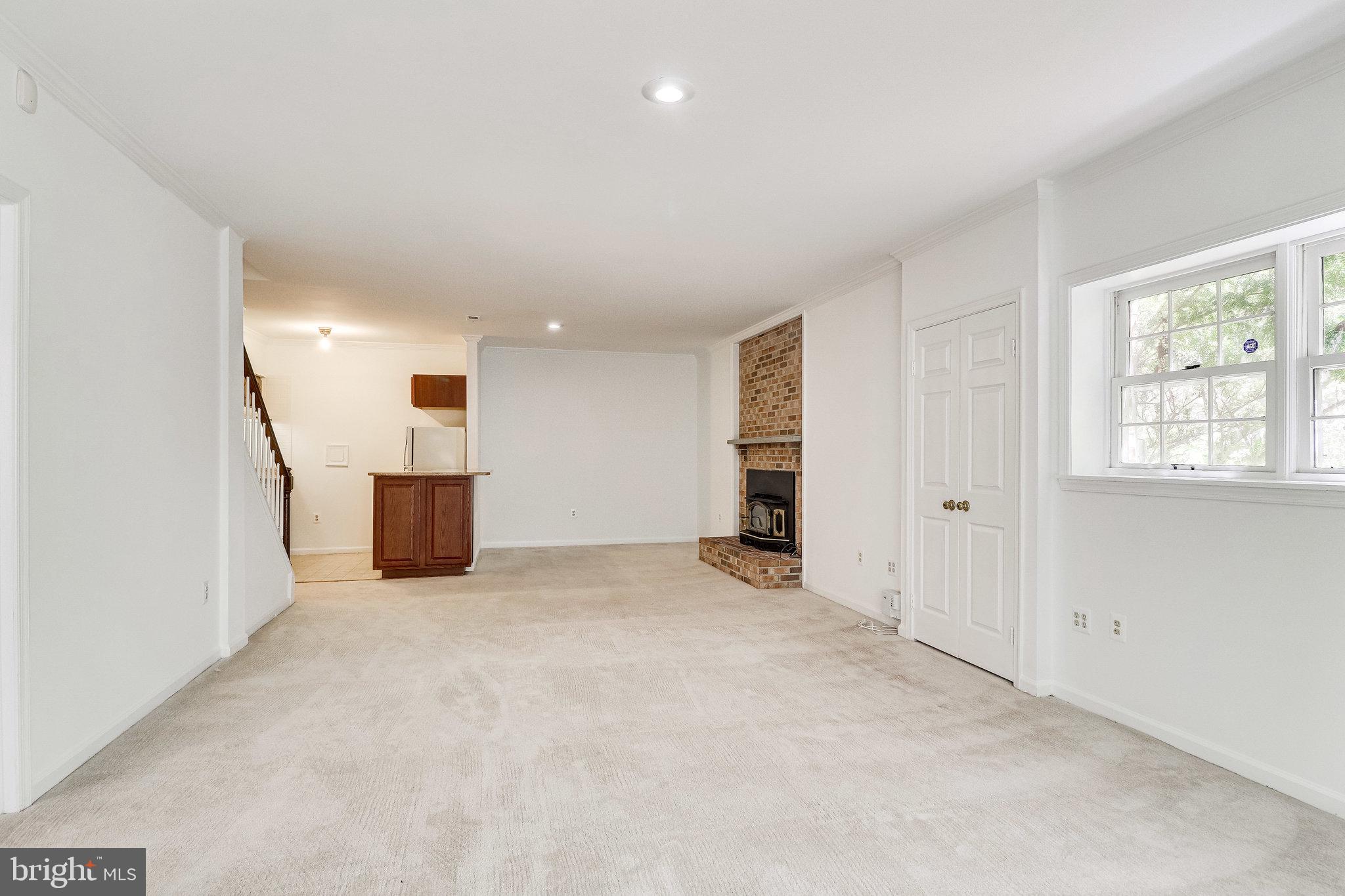 HAMPTON WOODS EAST - Residential