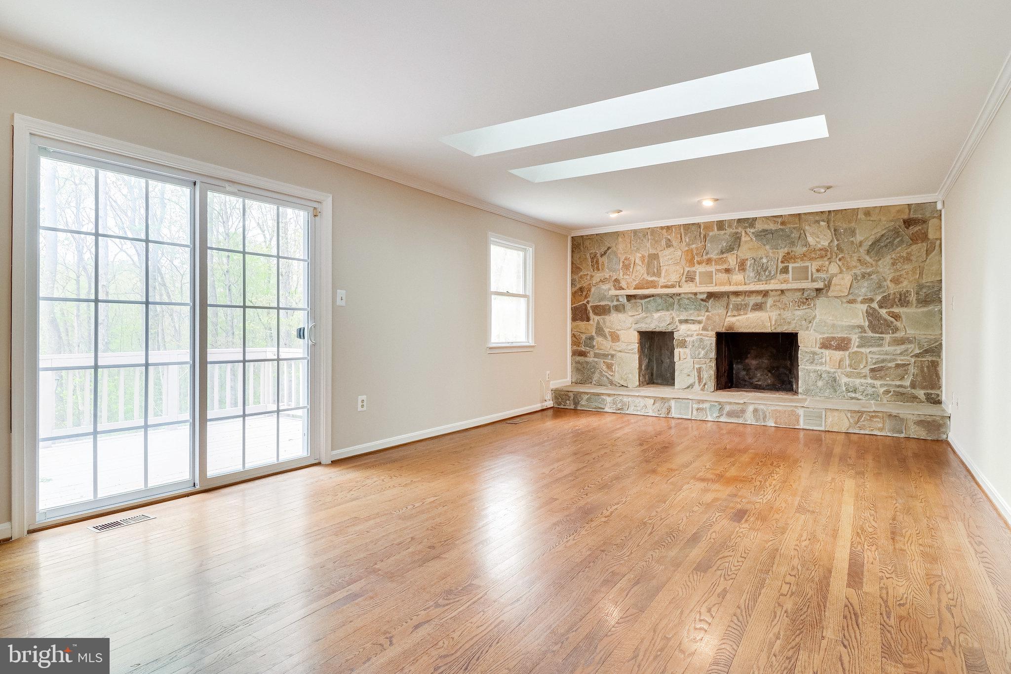 HAMPTON WOODS EAST - Residential