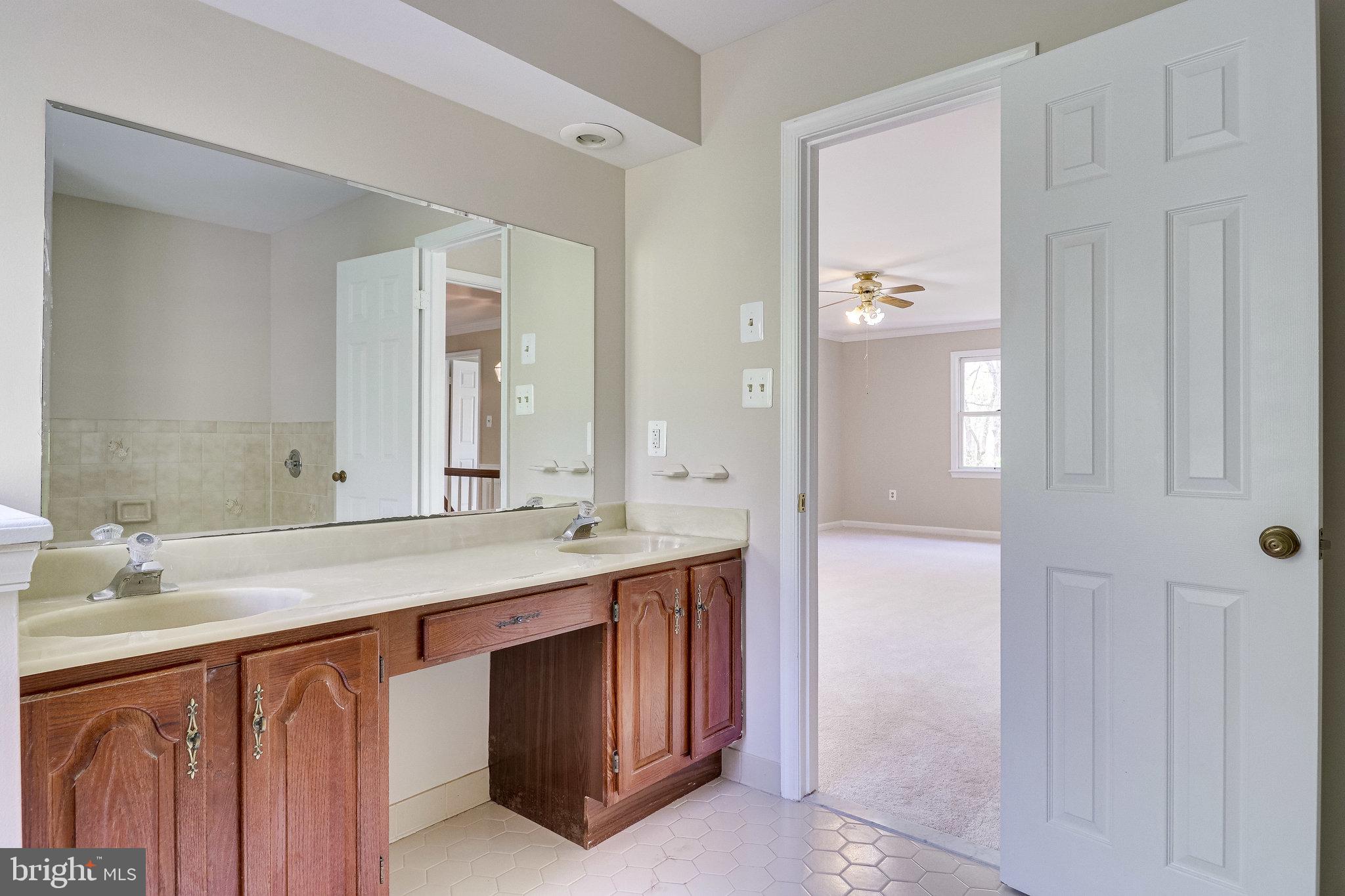 HAMPTON WOODS EAST - Residential