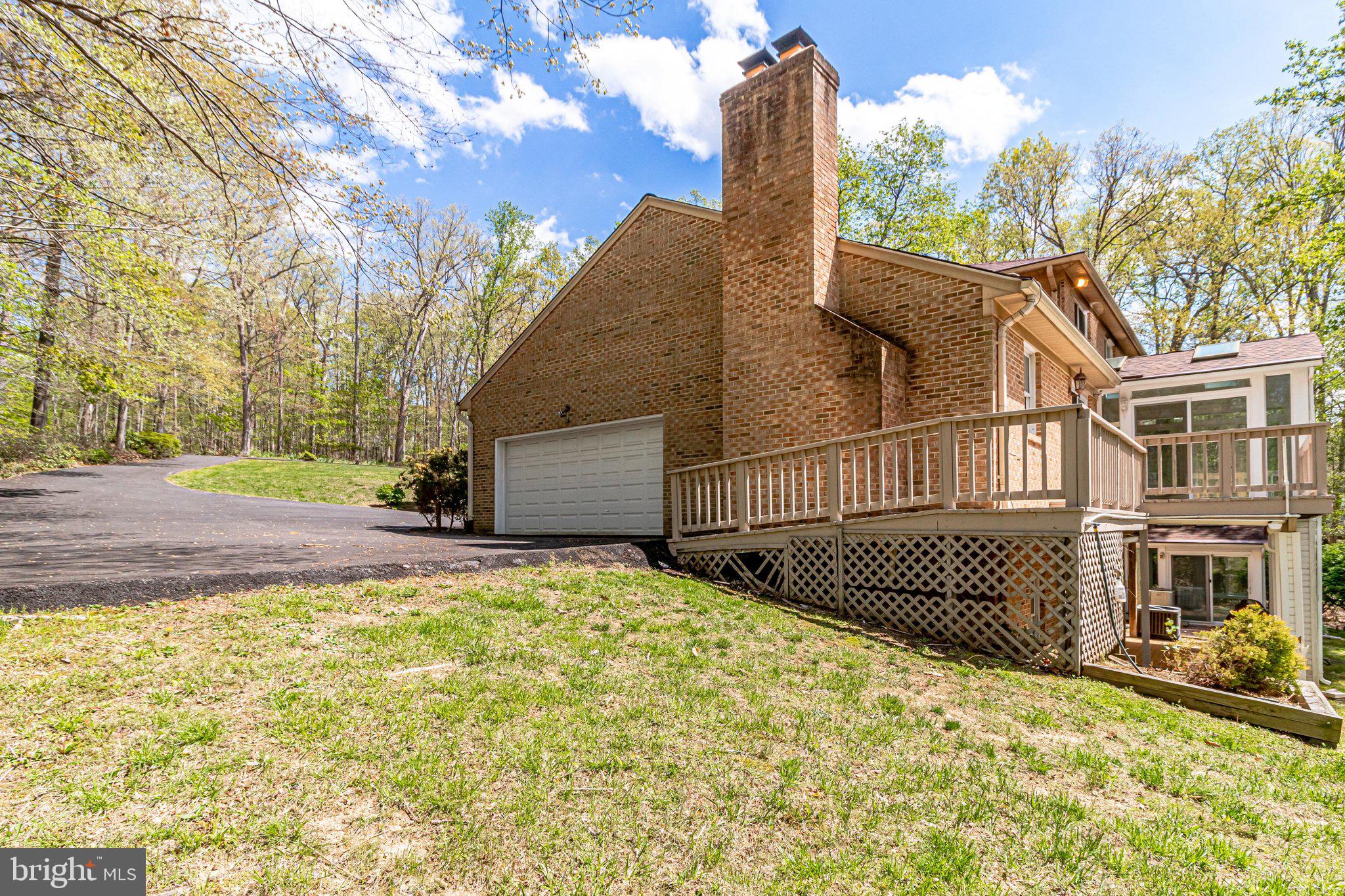 HAMPTON WOODS EAST - Residential