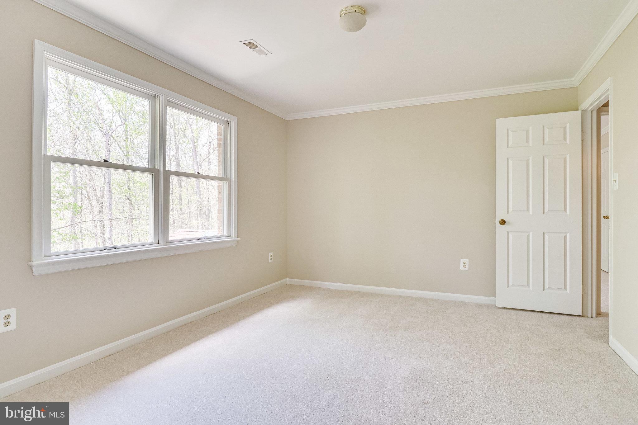 HAMPTON WOODS EAST - Residential