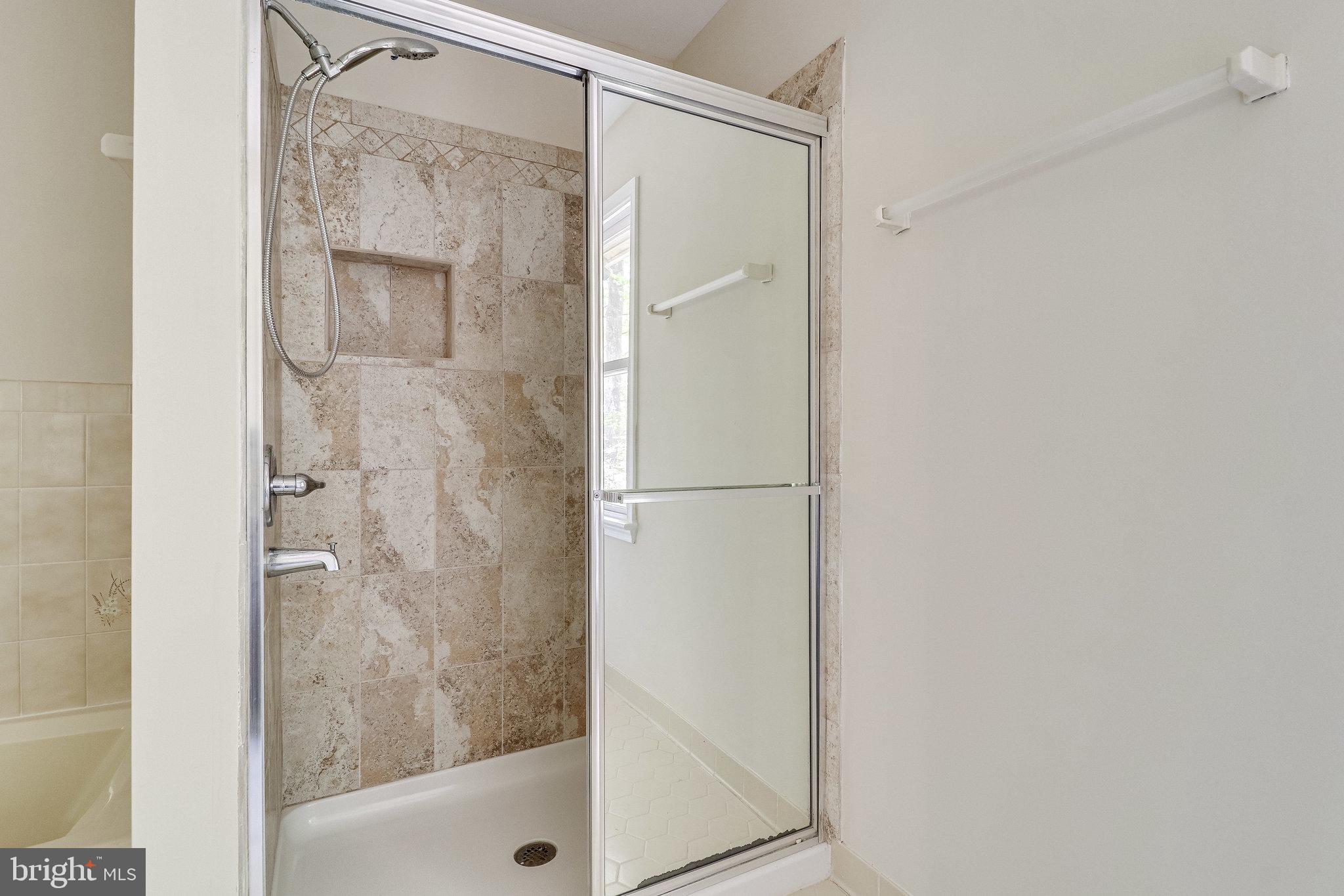 HAMPTON WOODS EAST - Residential