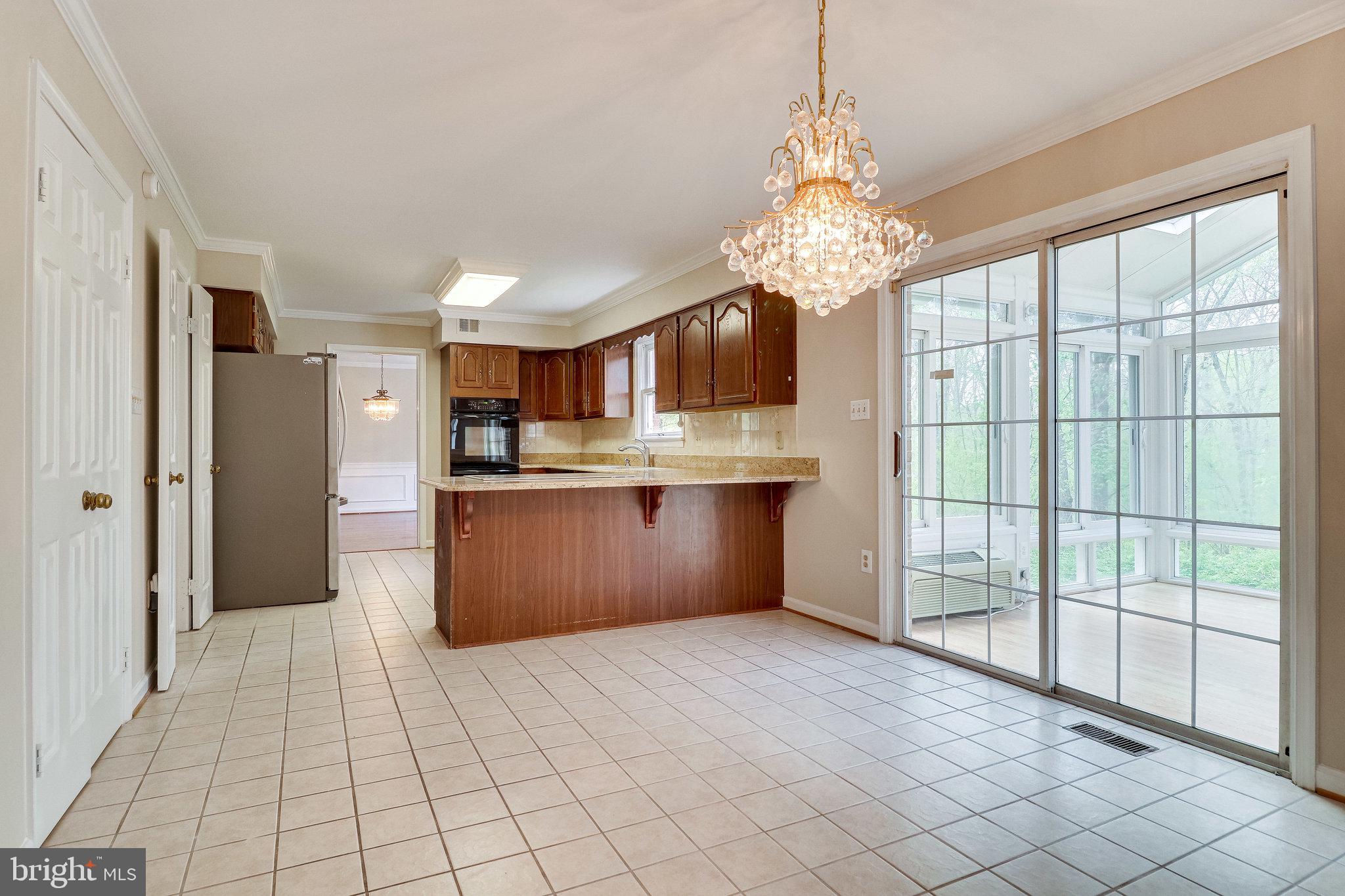 HAMPTON WOODS EAST - Residential