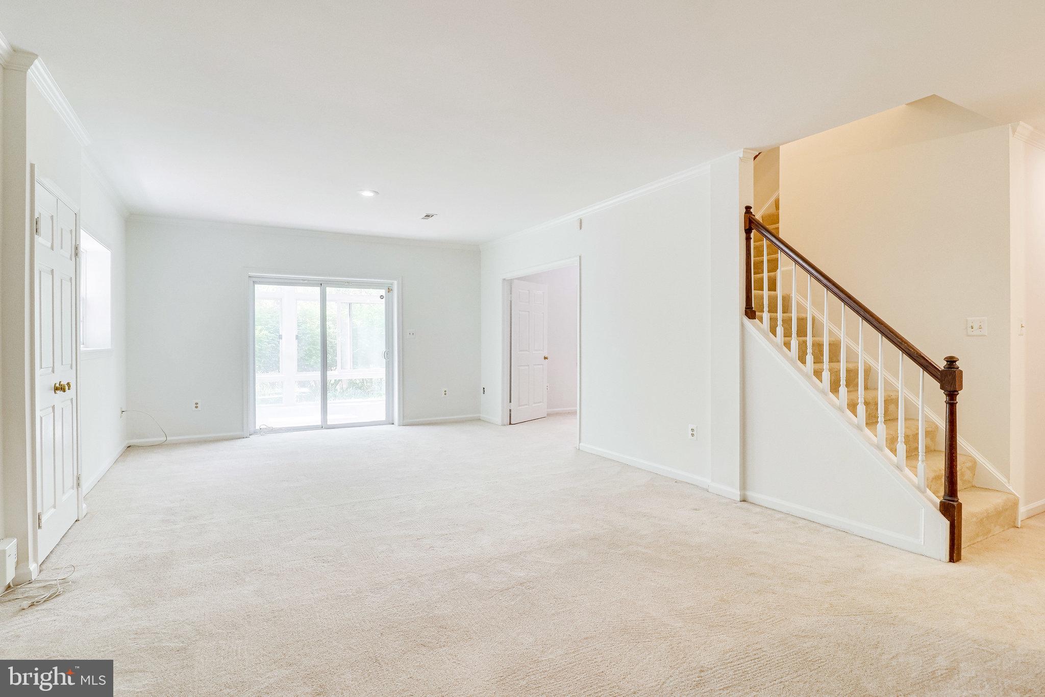 HAMPTON WOODS EAST - Residential