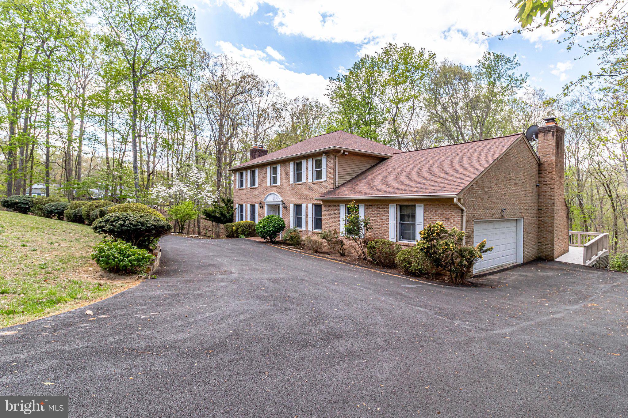 HAMPTON WOODS EAST - Residential