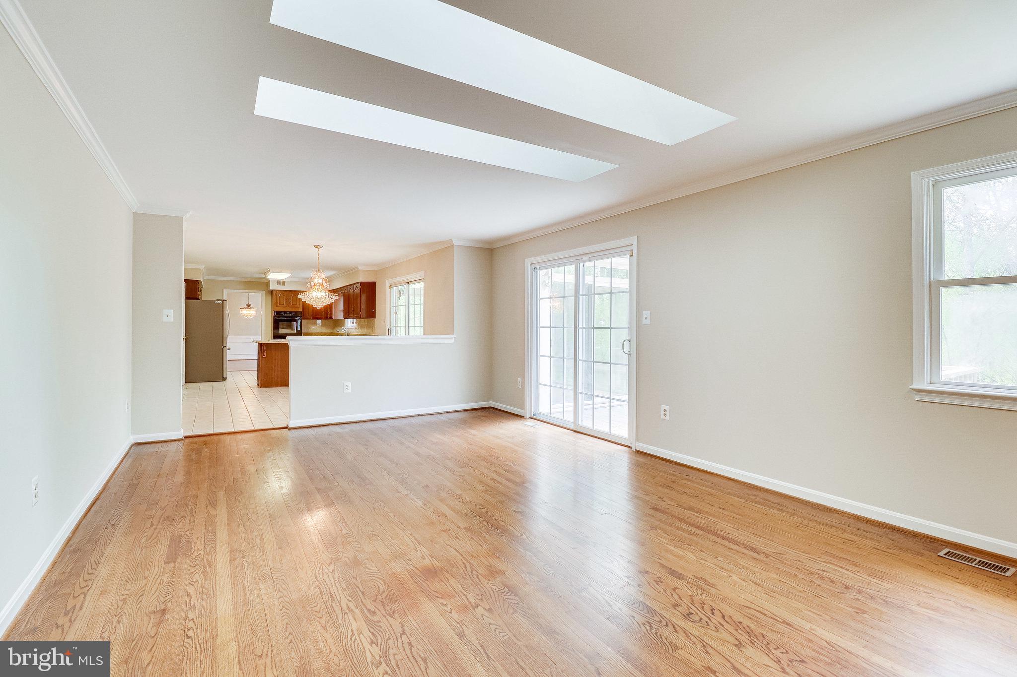 HAMPTON WOODS EAST - Residential