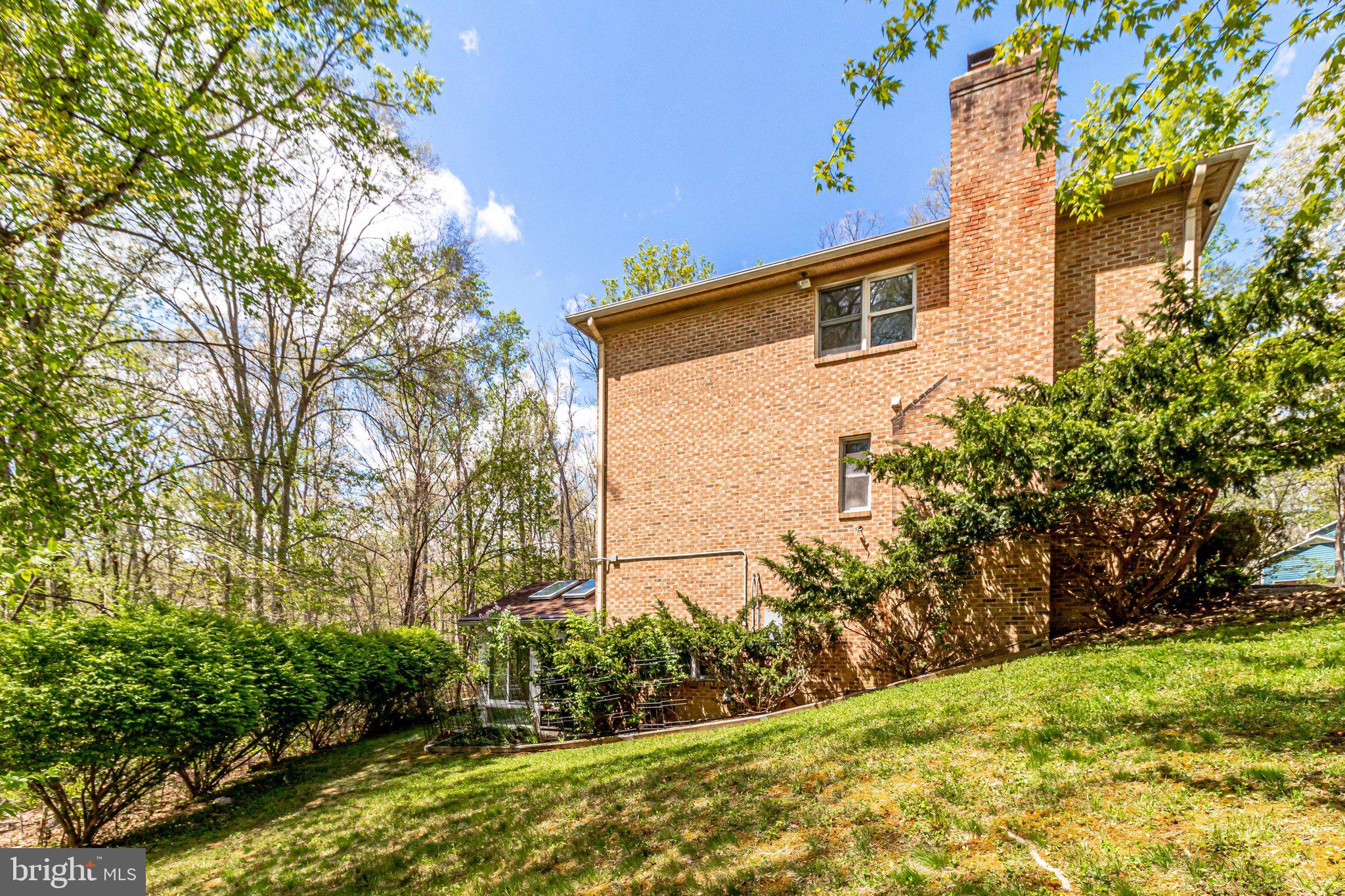 HAMPTON WOODS EAST - Residential