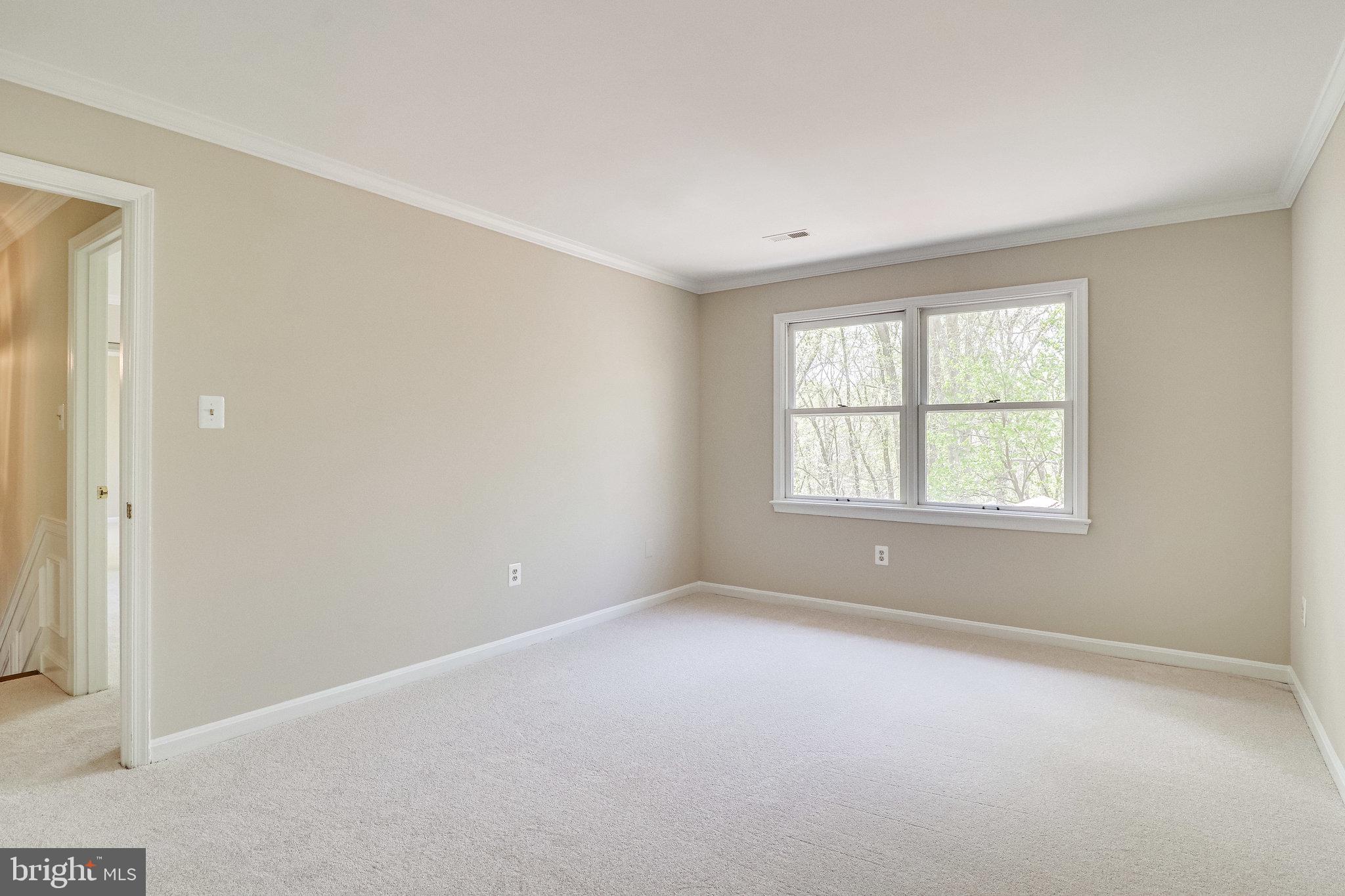 HAMPTON WOODS EAST - Residential