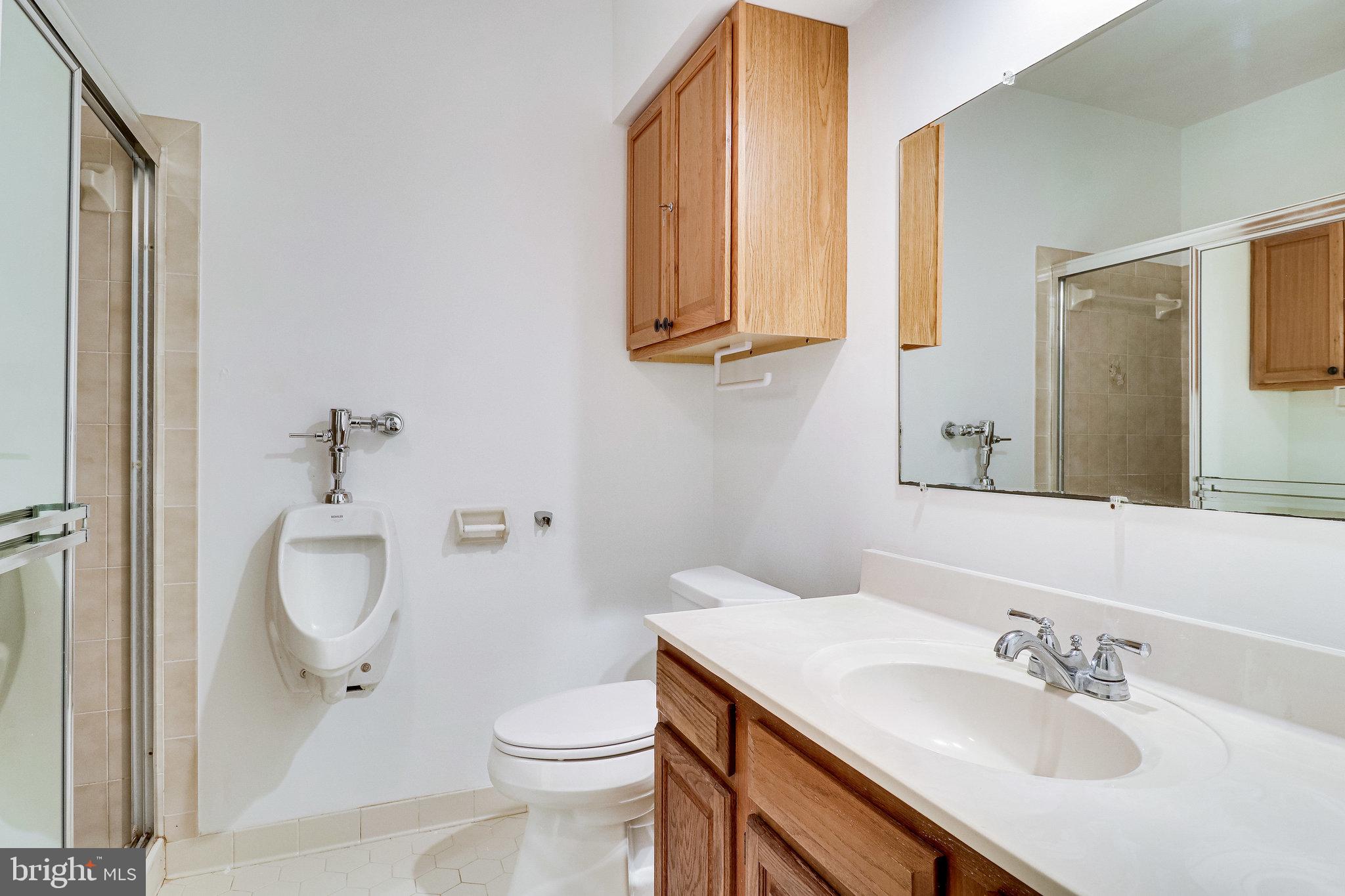 HAMPTON WOODS EAST - Residential