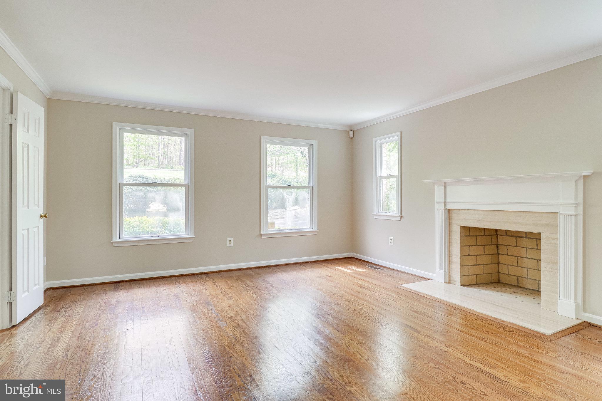 HAMPTON WOODS EAST - Residential