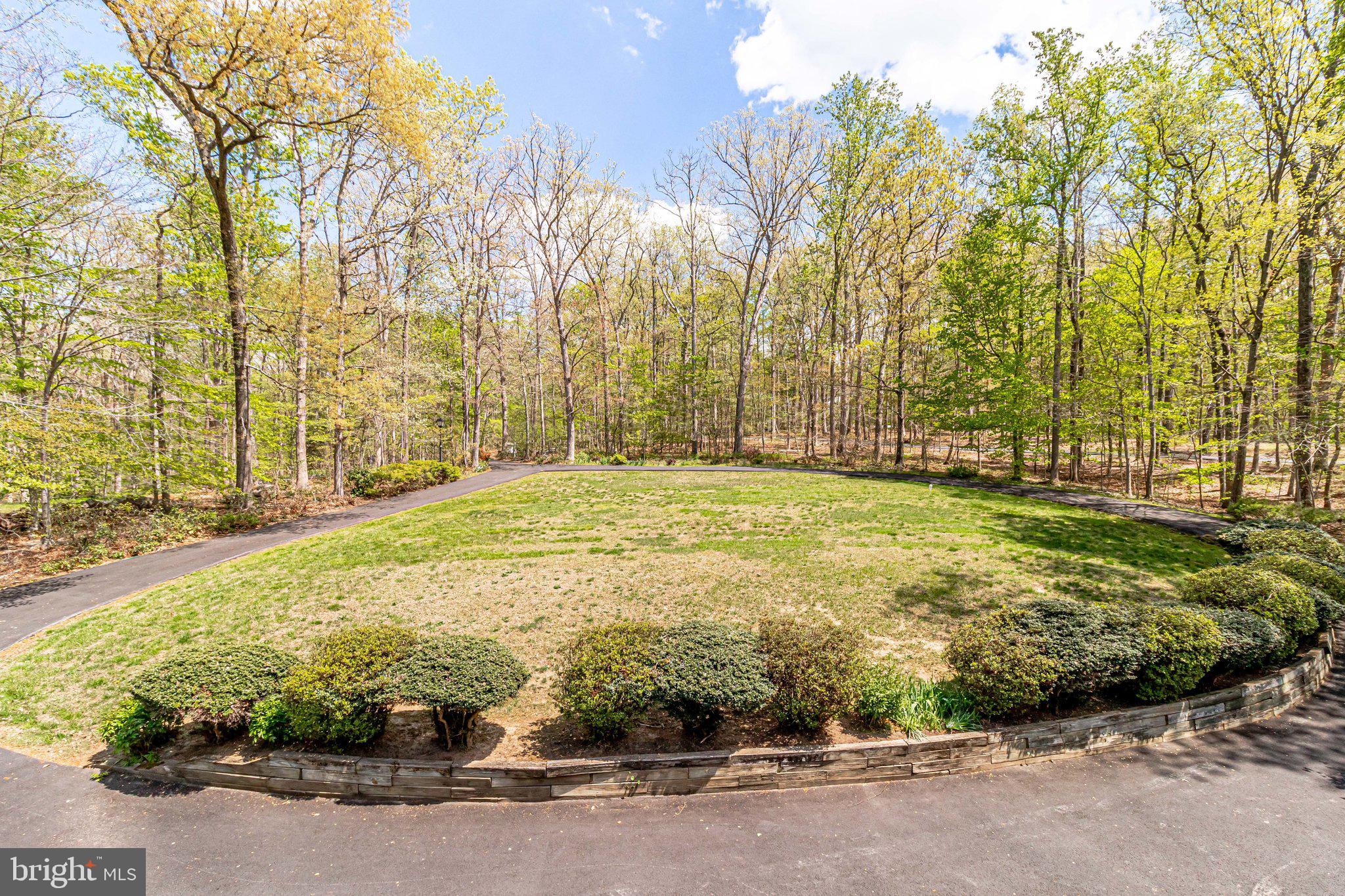 HAMPTON WOODS EAST - Residential